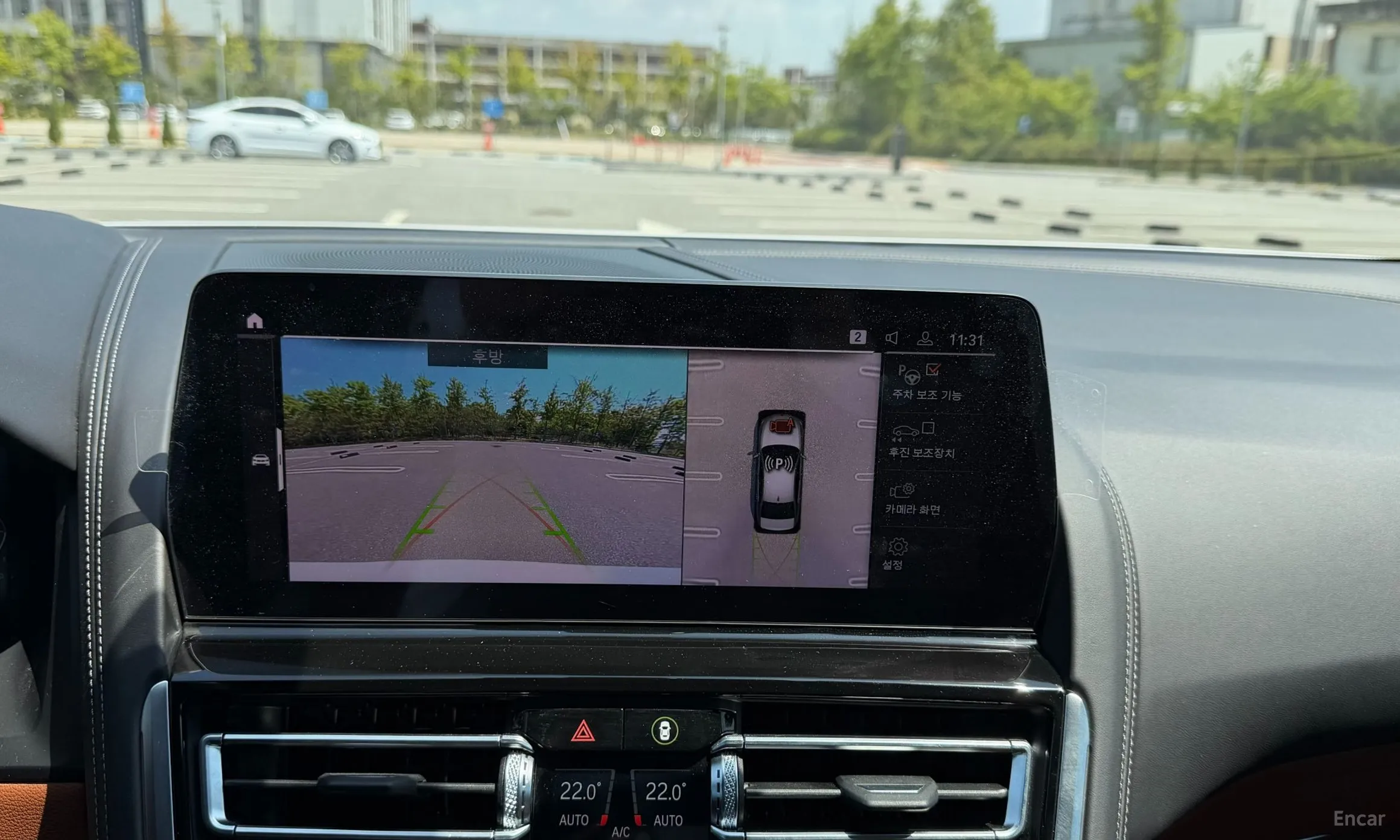 BMW 8-series (G15) превью 19