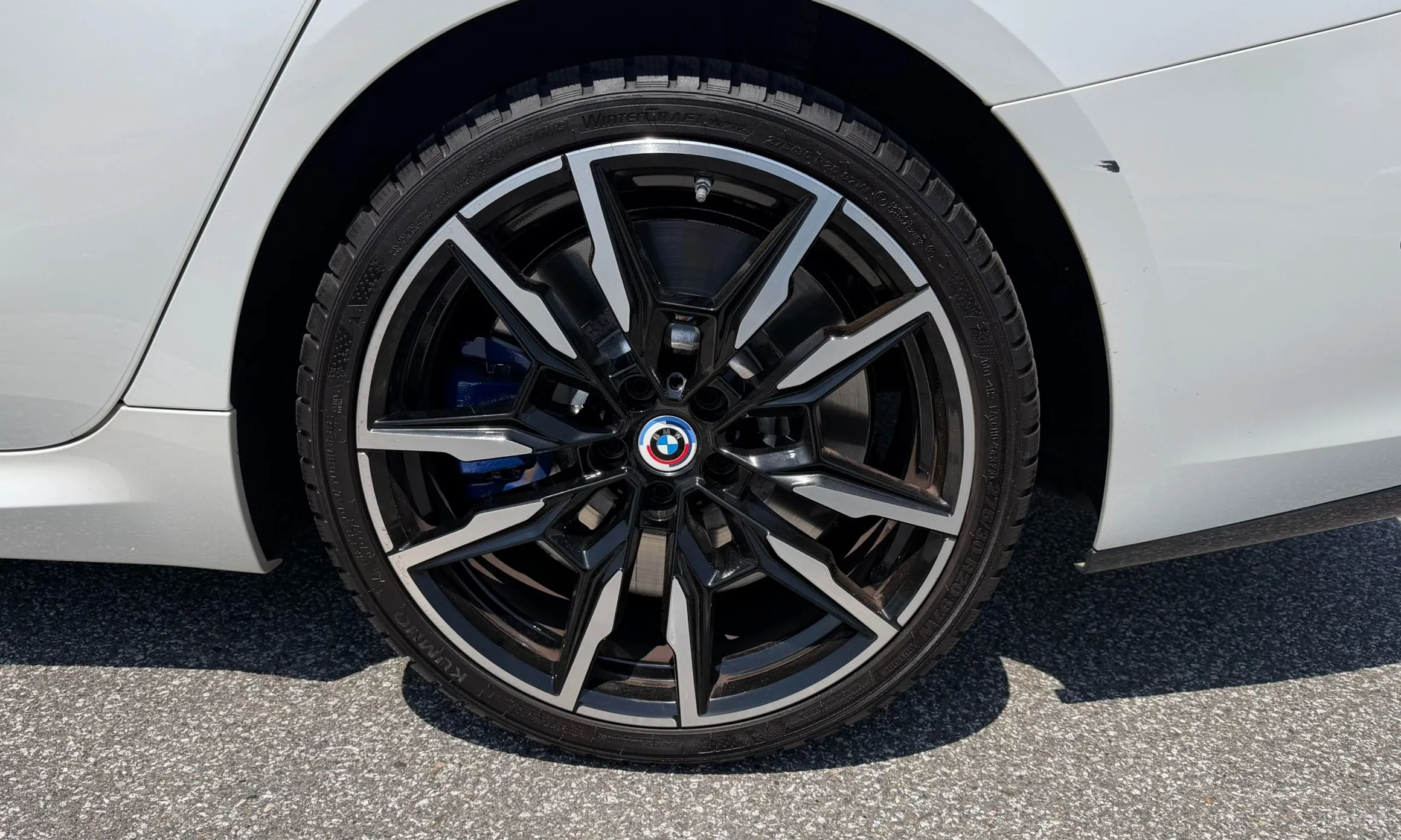 BMW 8-series (G15) превью 5
