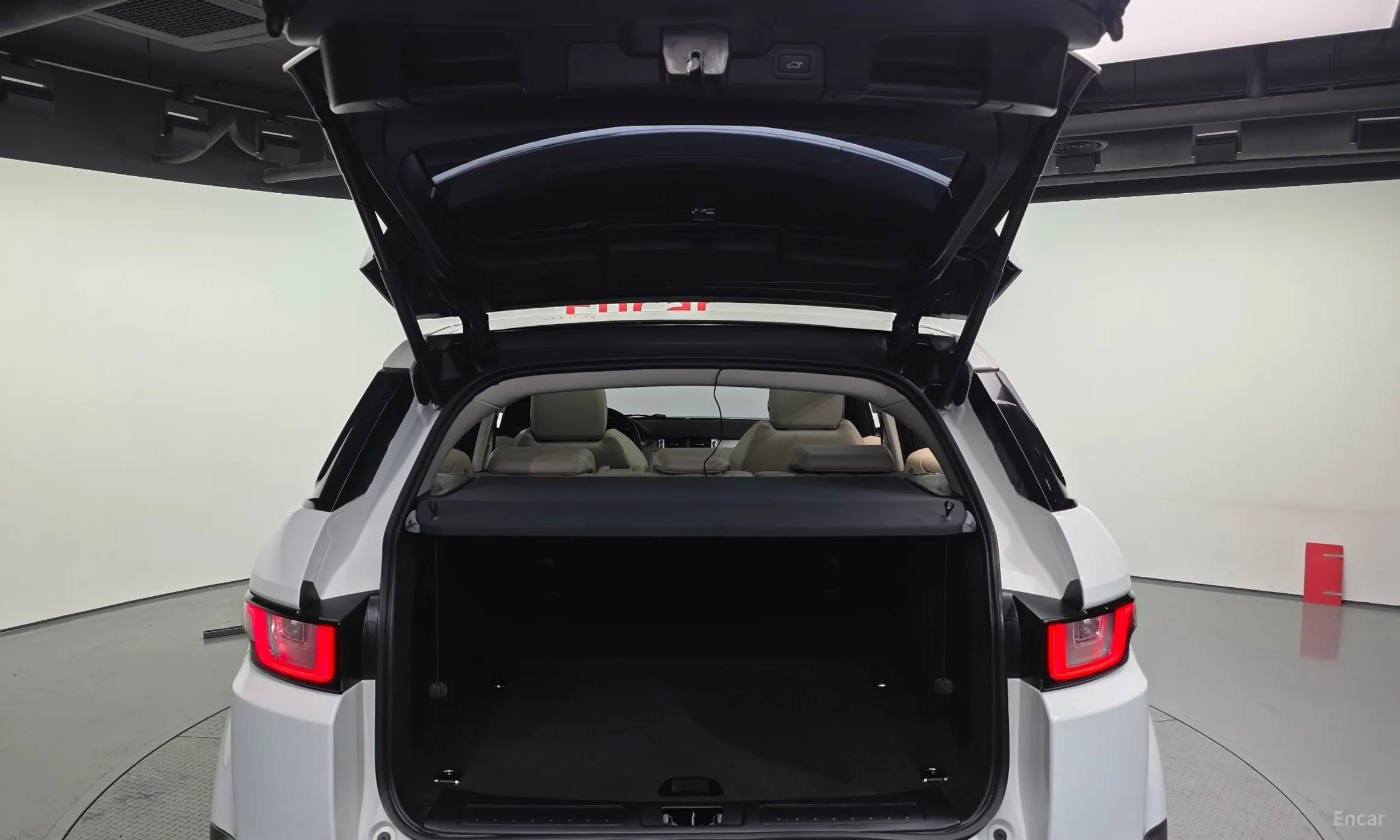 Land Rover Range Rover Evoque превью 20
