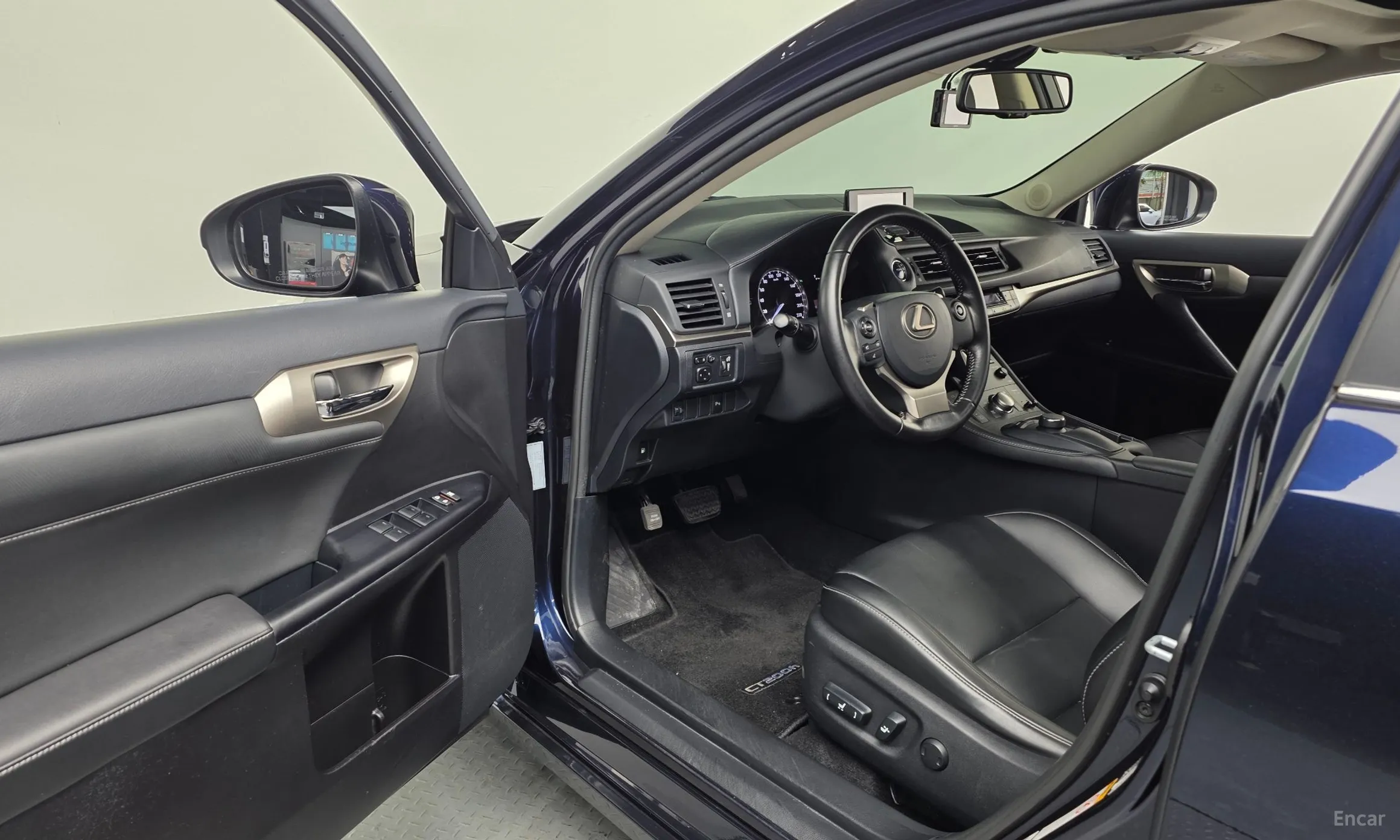 Lexus CT200h превью 10