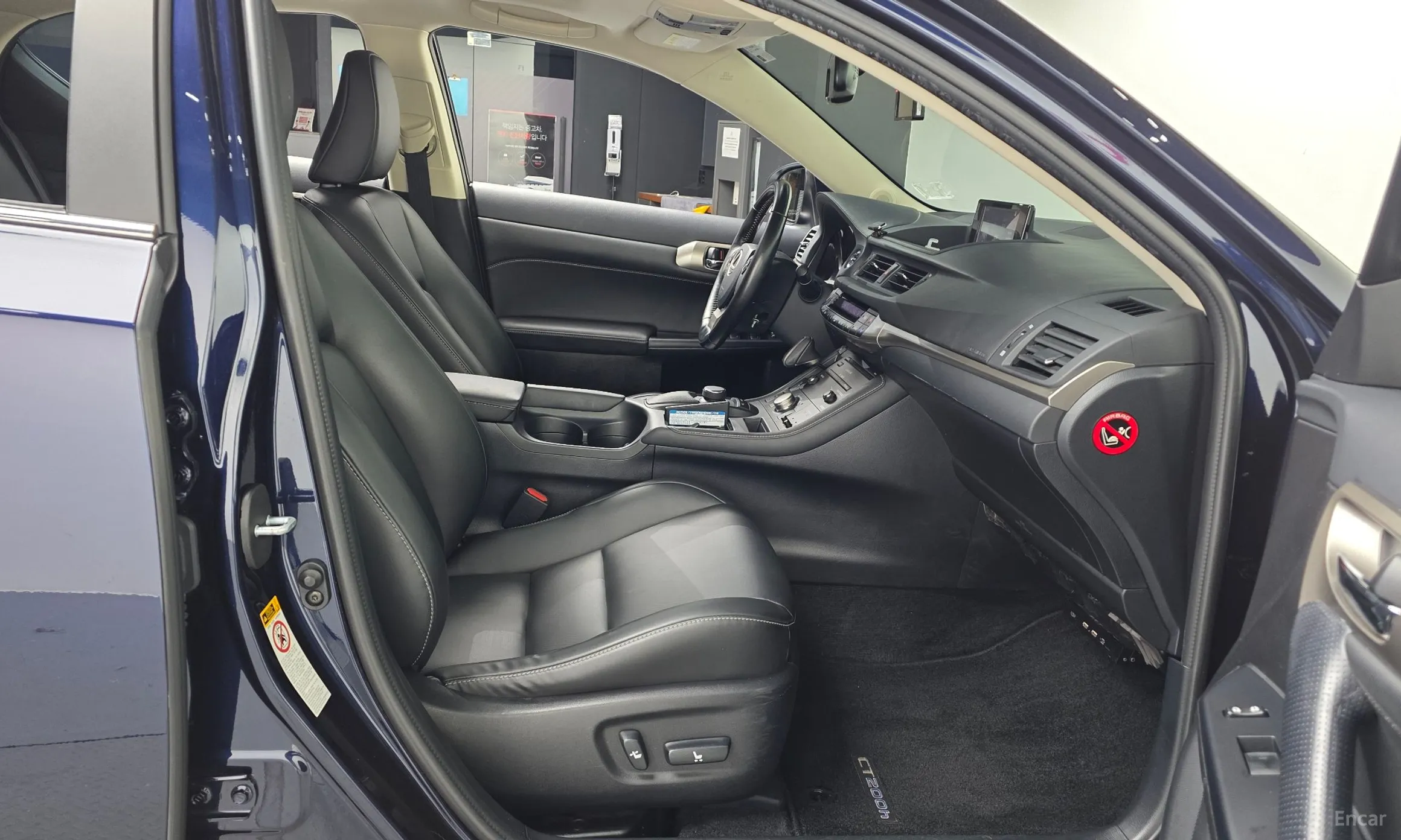Lexus CT200h превью 11