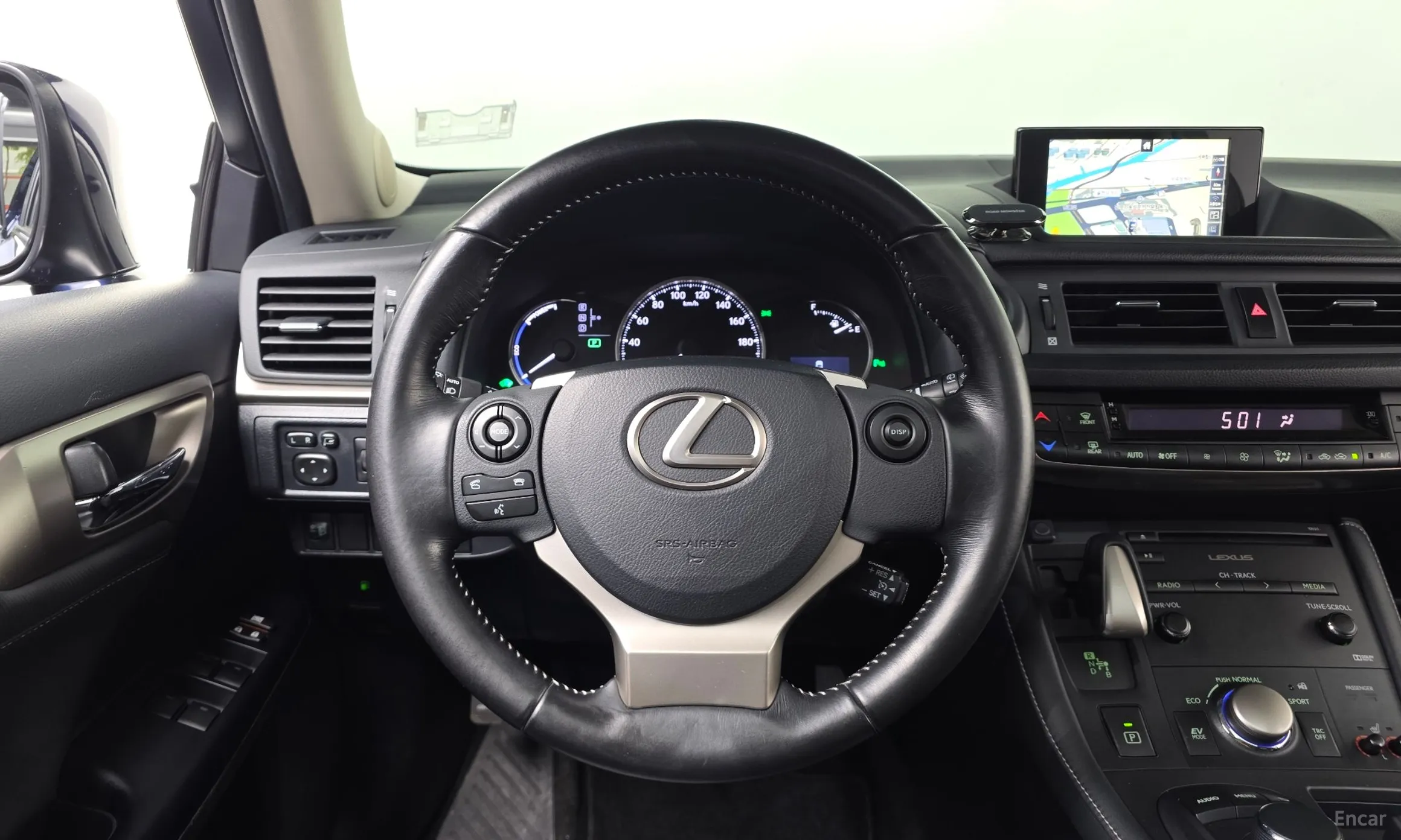 Lexus CT200h превью 13