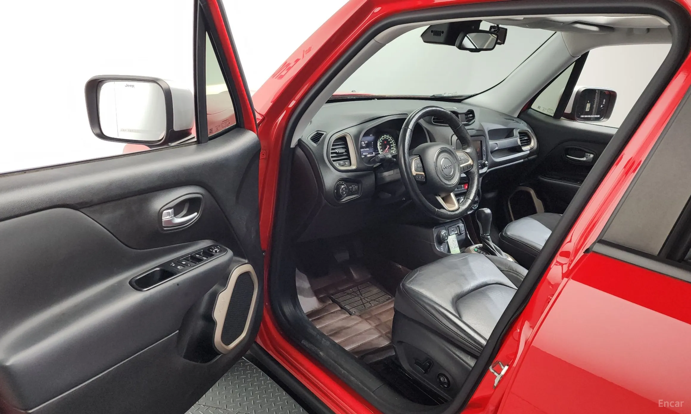 Jeep Renegade превью 10