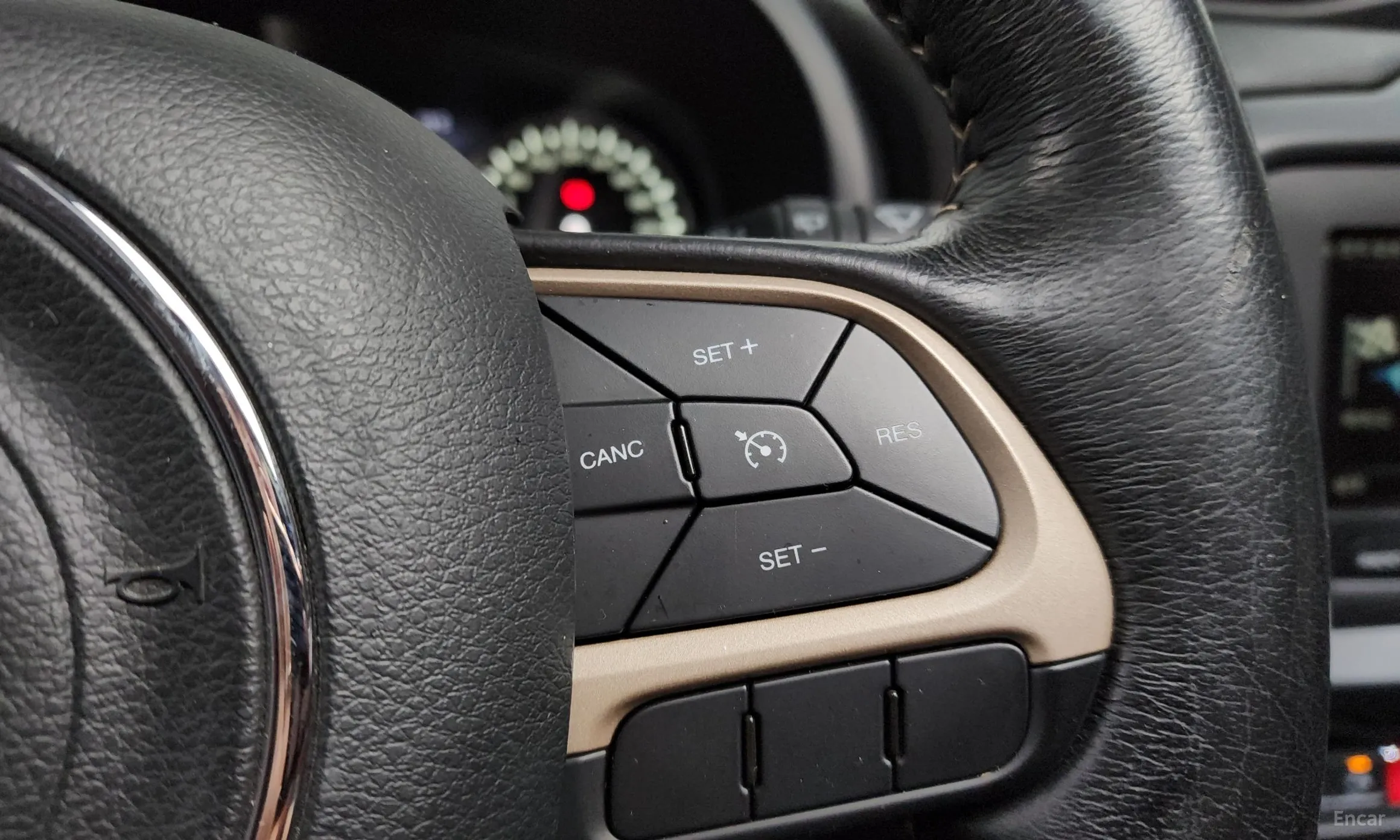 Jeep Renegade превью 17