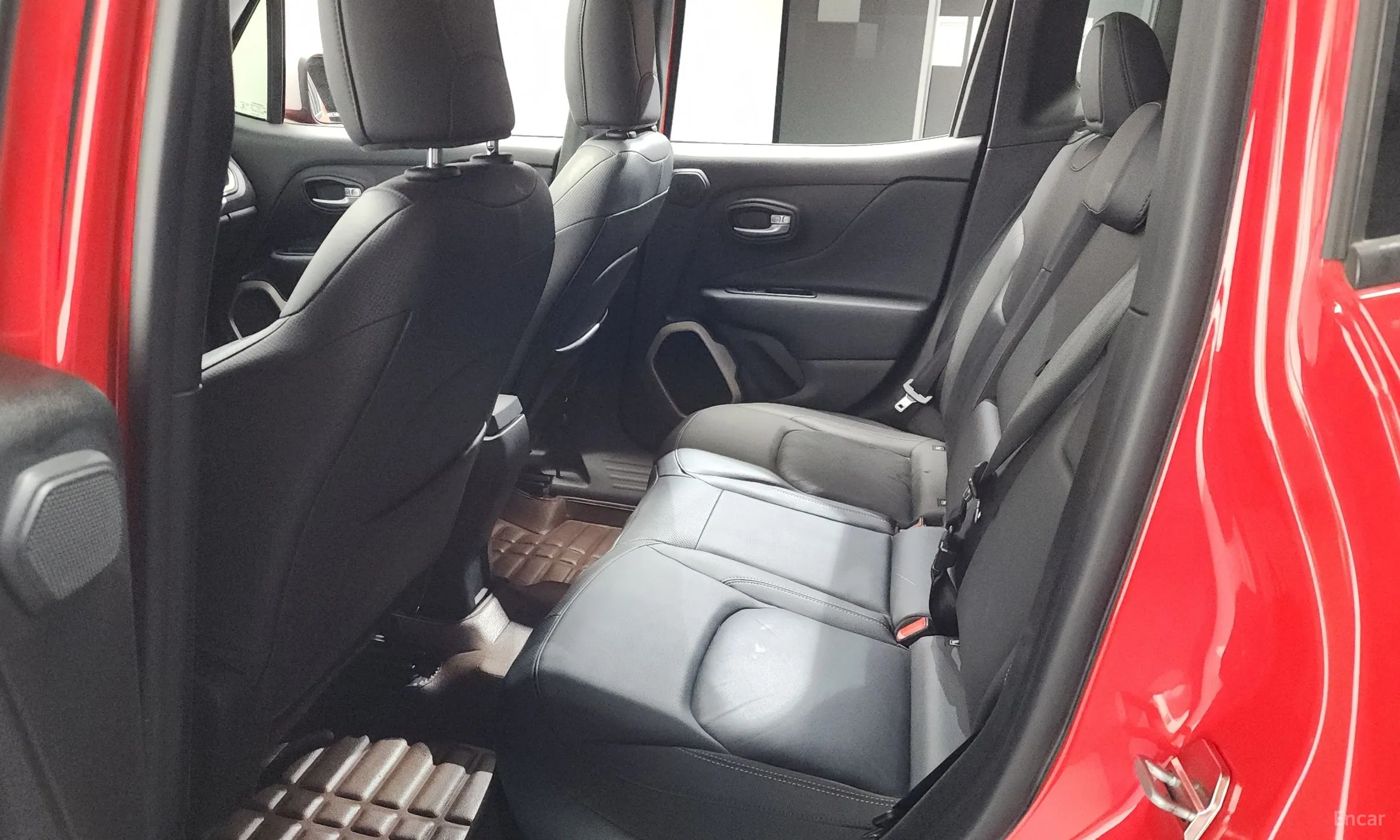 Jeep Renegade превью 20