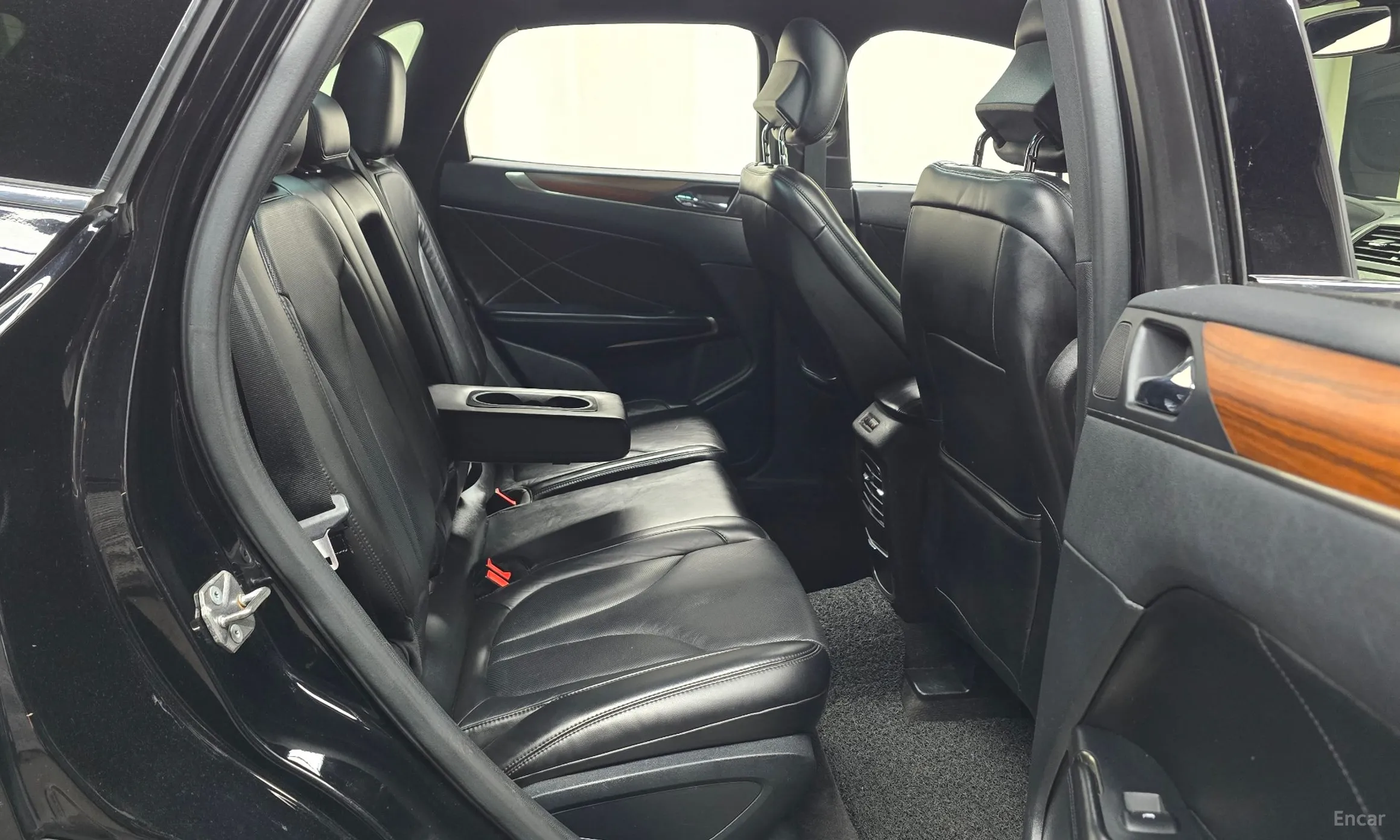 Lincoln MKC превью 12