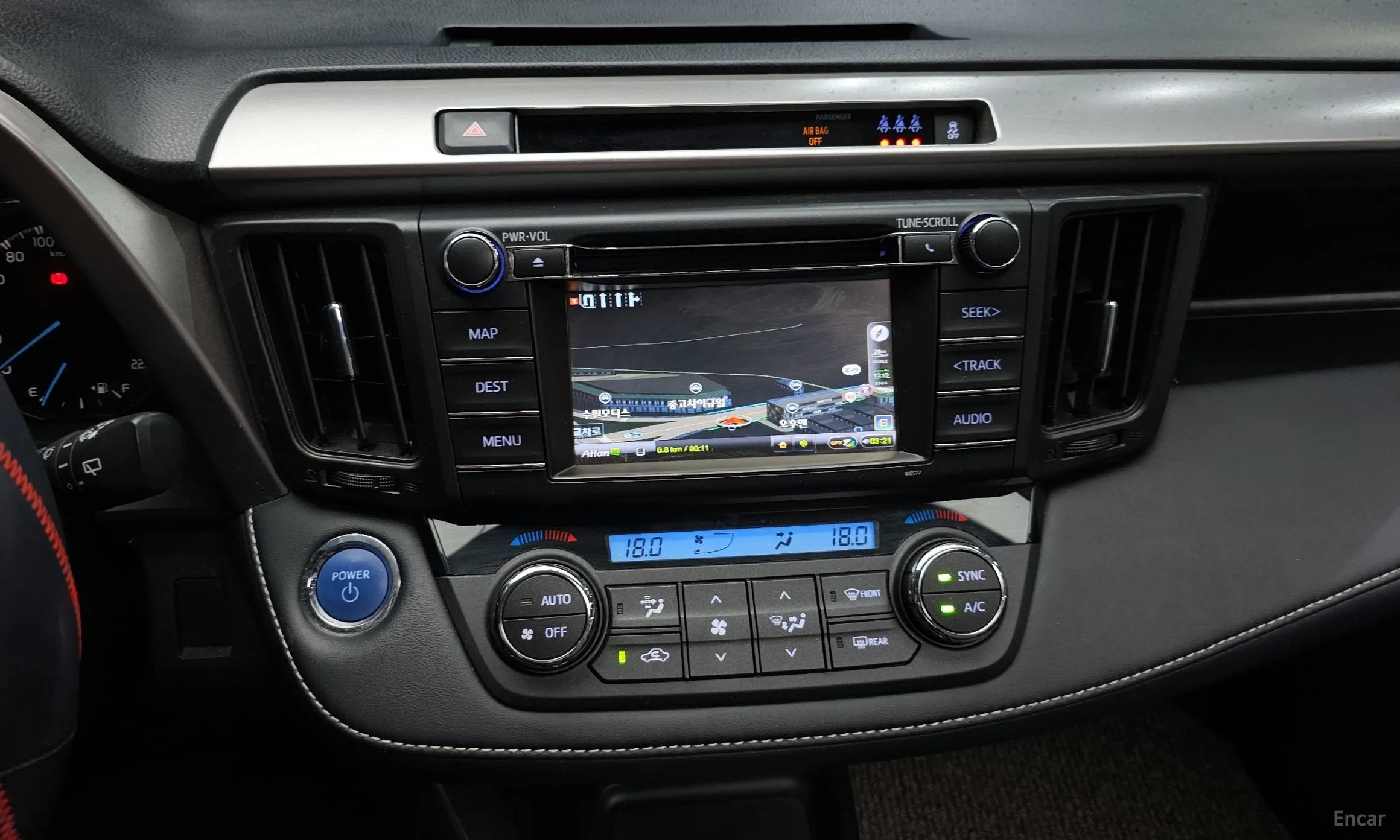 Toyota RAV4 превью 13