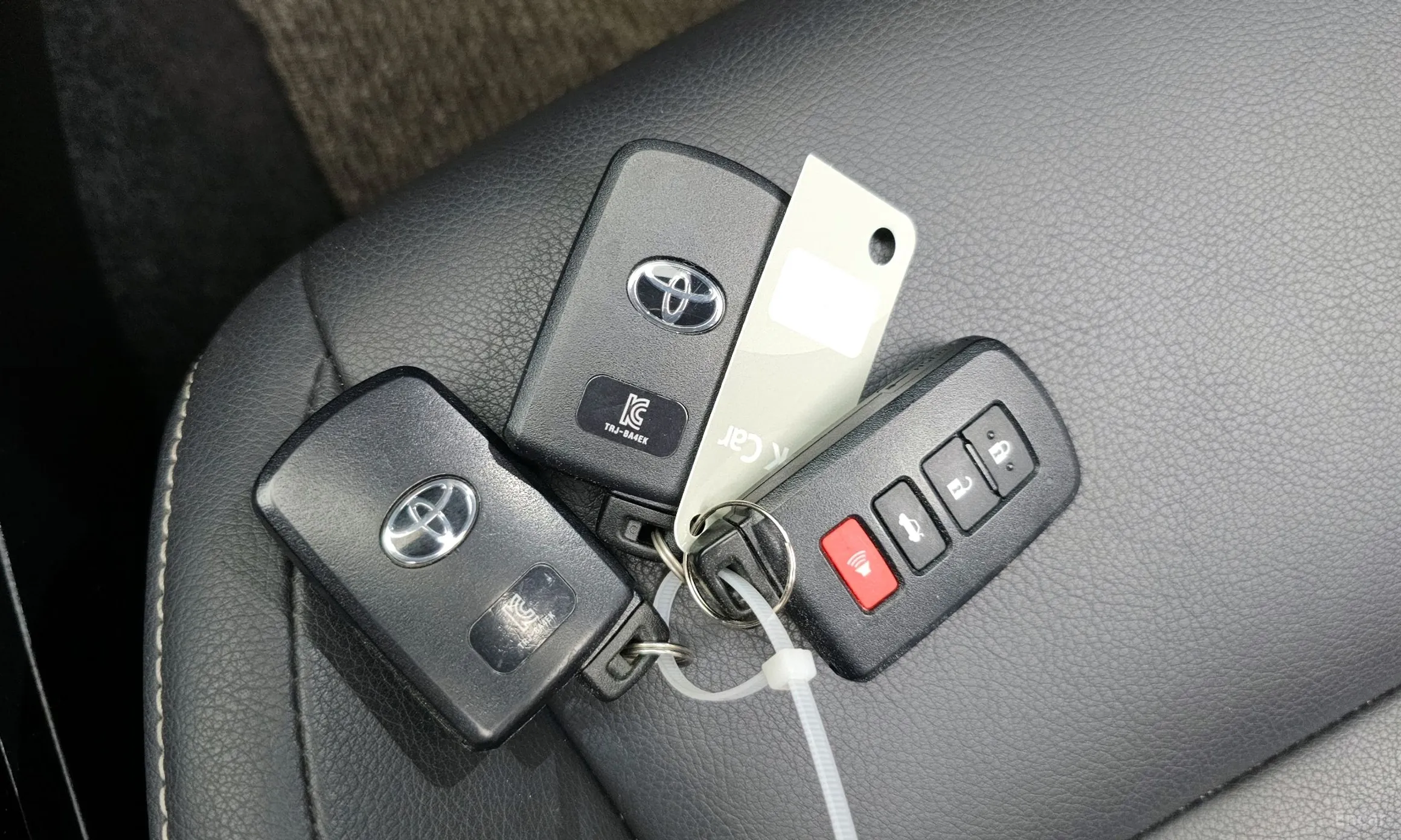 Toyota RAV4 превью 18