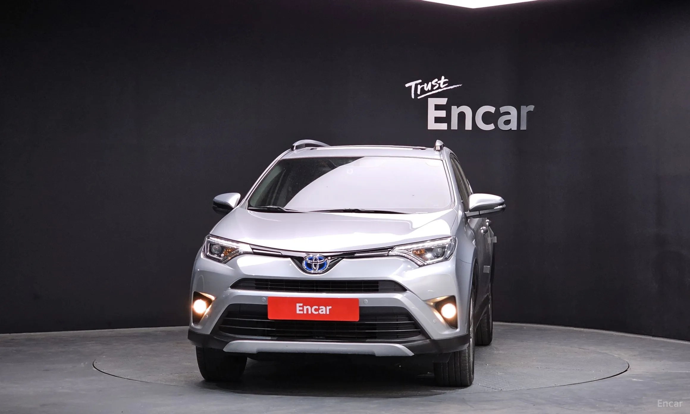 Toyota RAV4 превью 3