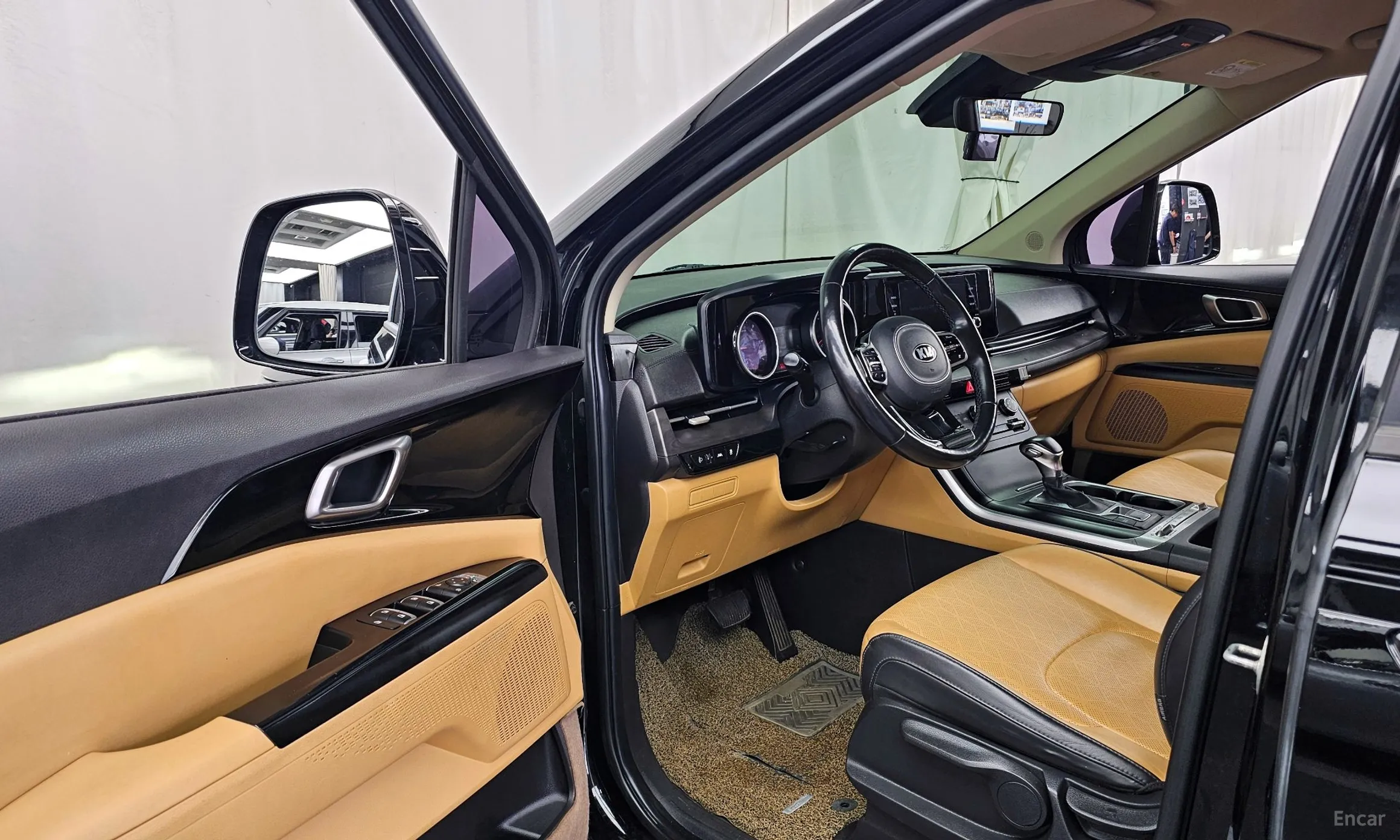 Kia Carnival Gen 4 превью 10