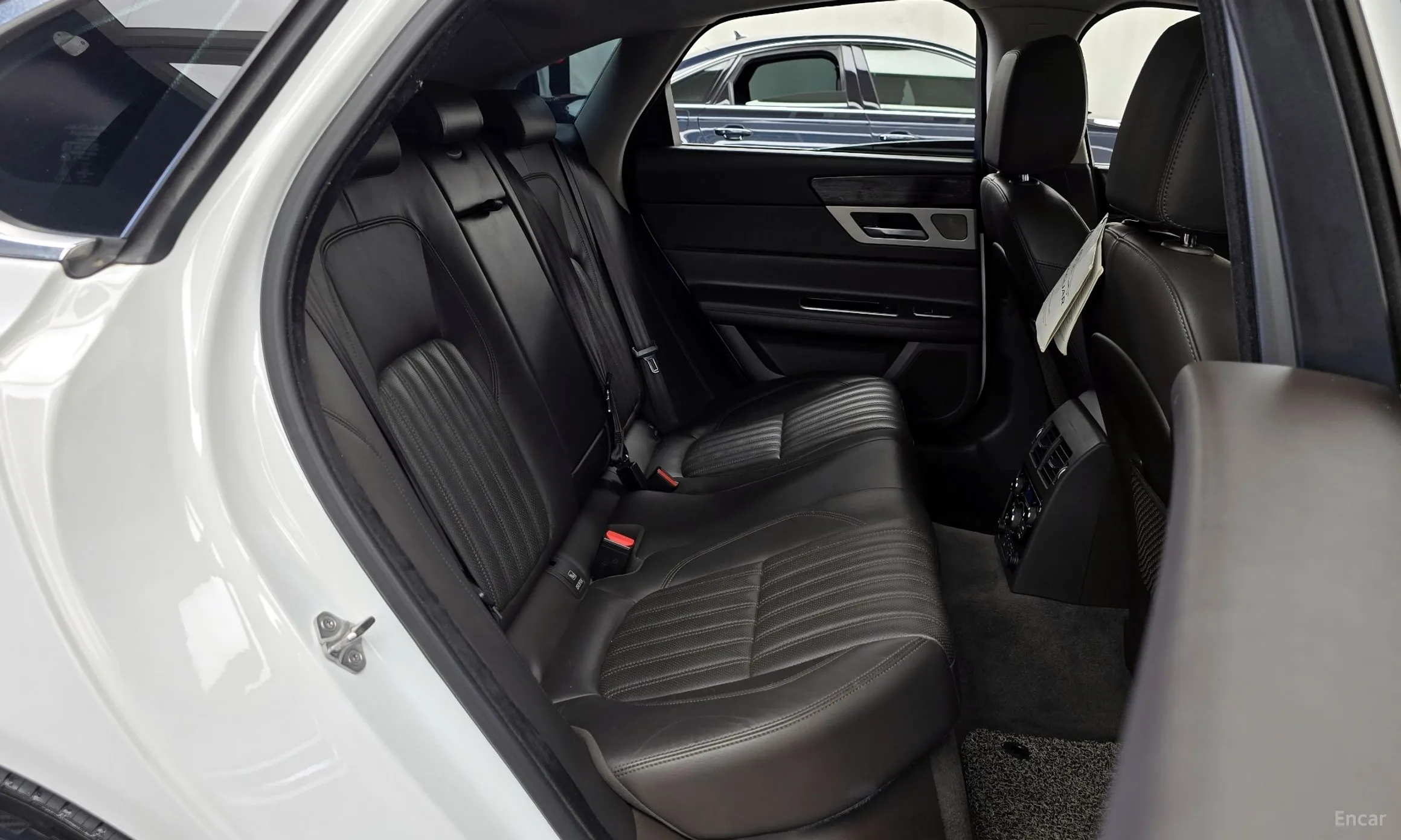 Jaguar XF (x260) превью 11