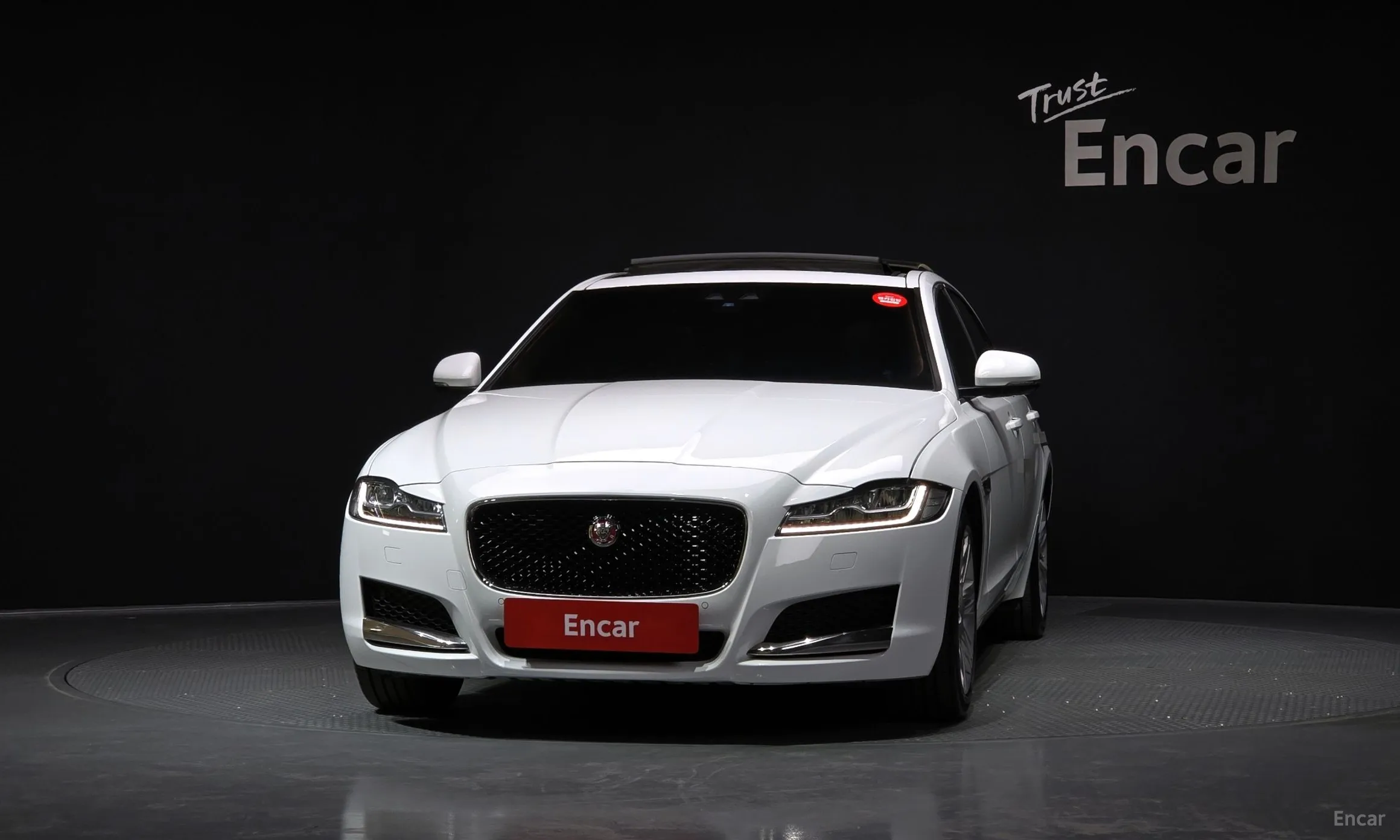 Jaguar XF (x260) превью 3