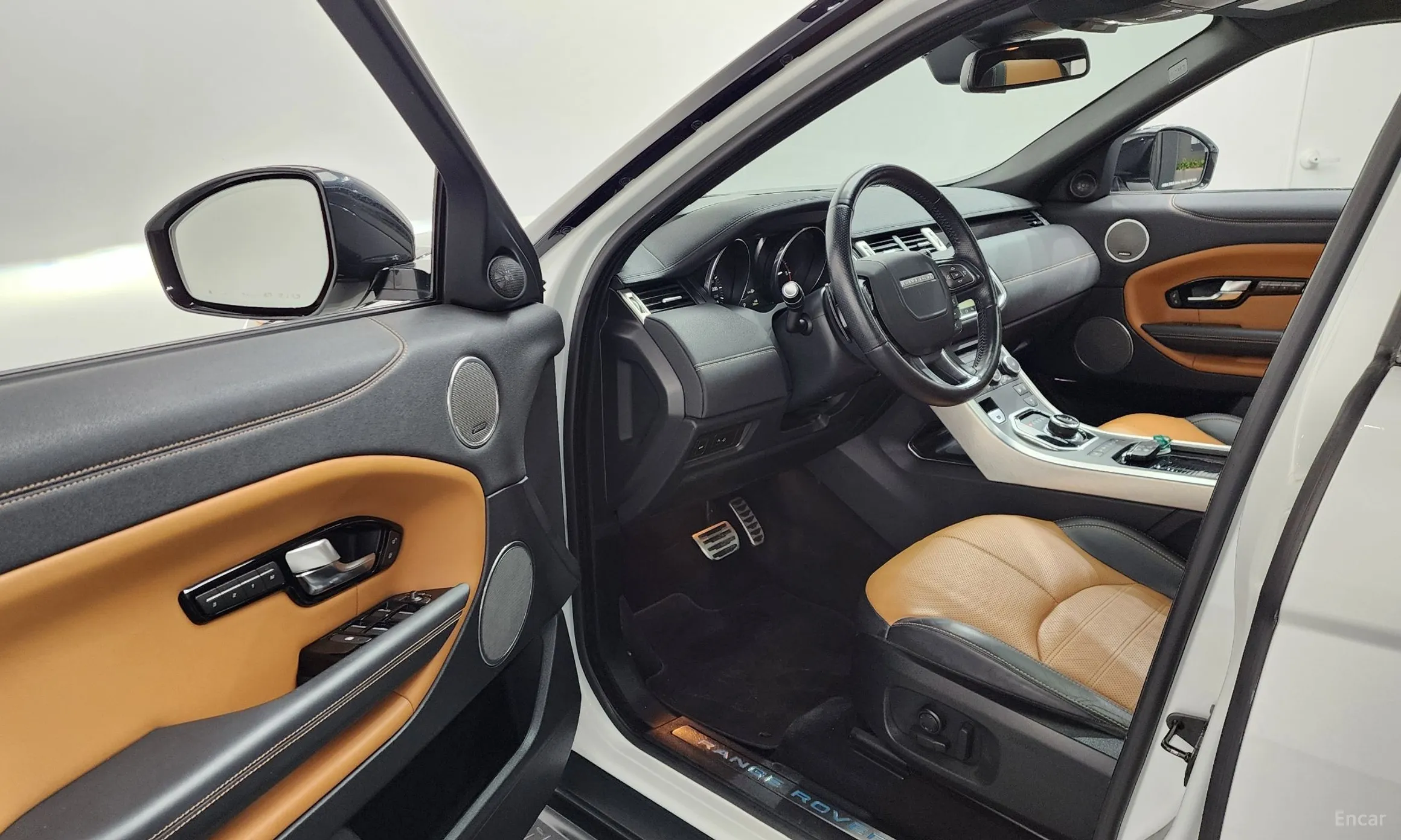 Land Rover Range Rover Evoque превью 10