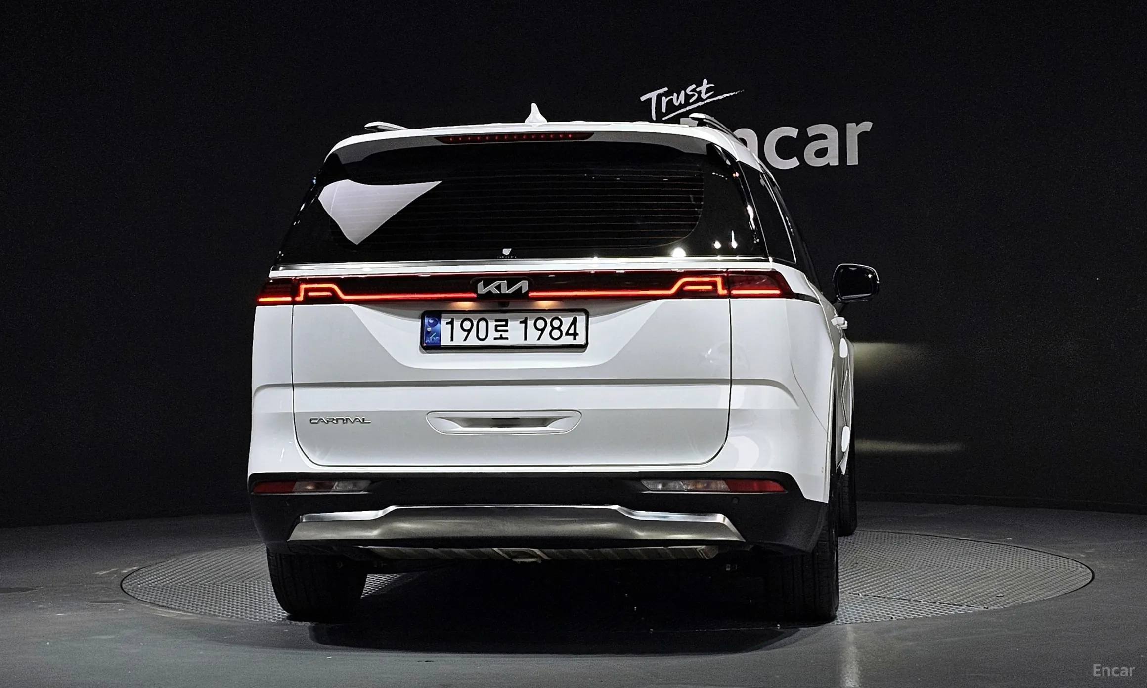 Kia Carnival Gen 4 превью 4