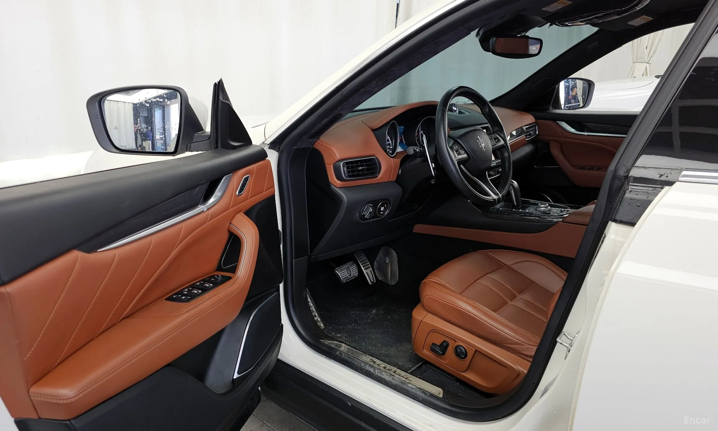 Maserati Levante превью 10