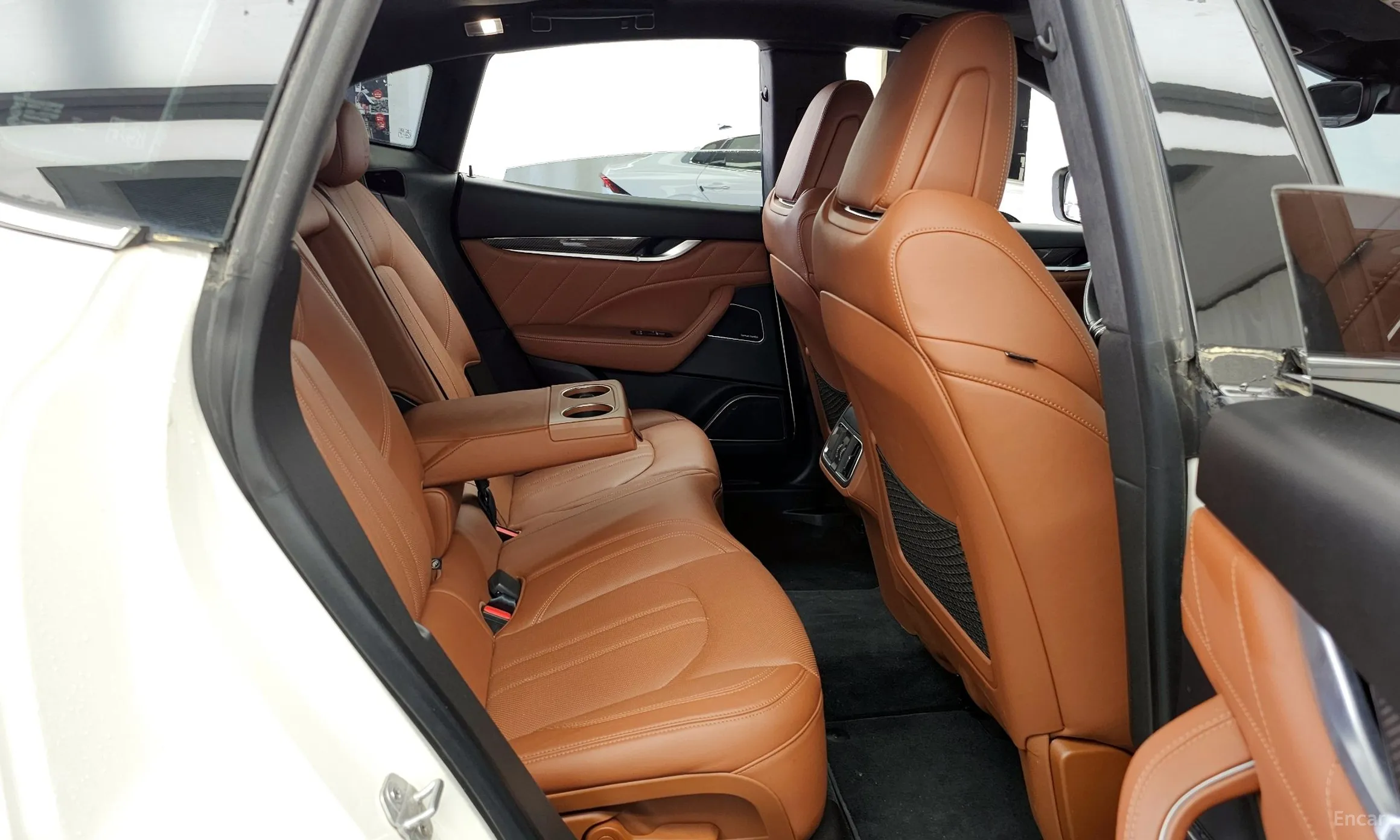 Maserati Levante превью 12
