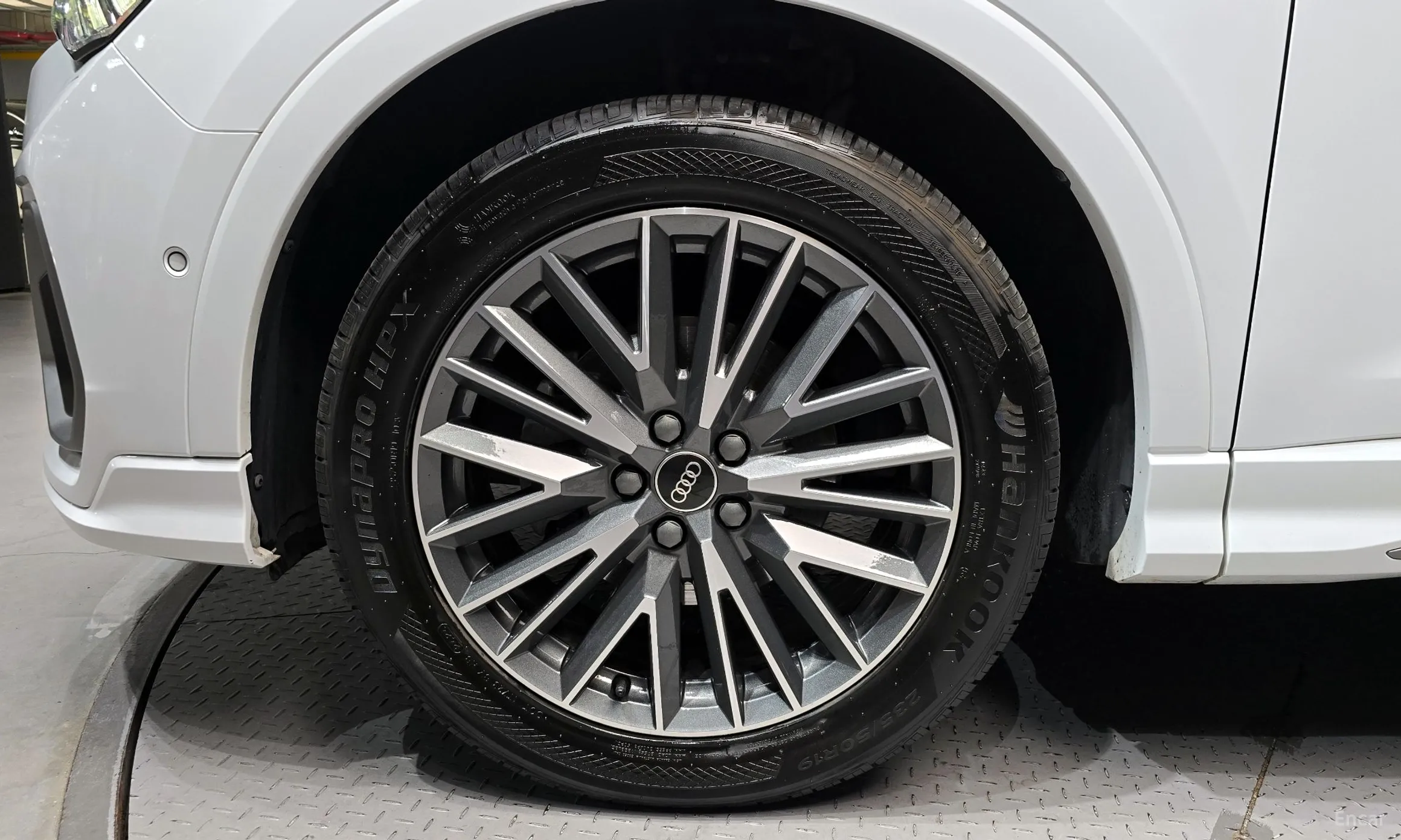 Audi Q3 (F3) превью 5