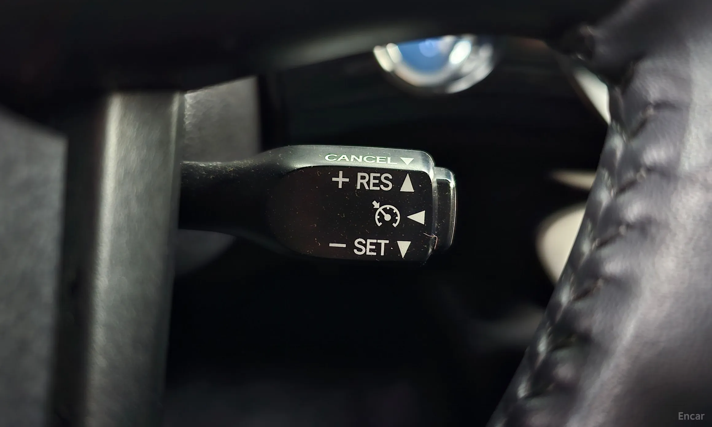 Toyota Prius 4th Generation превью 12