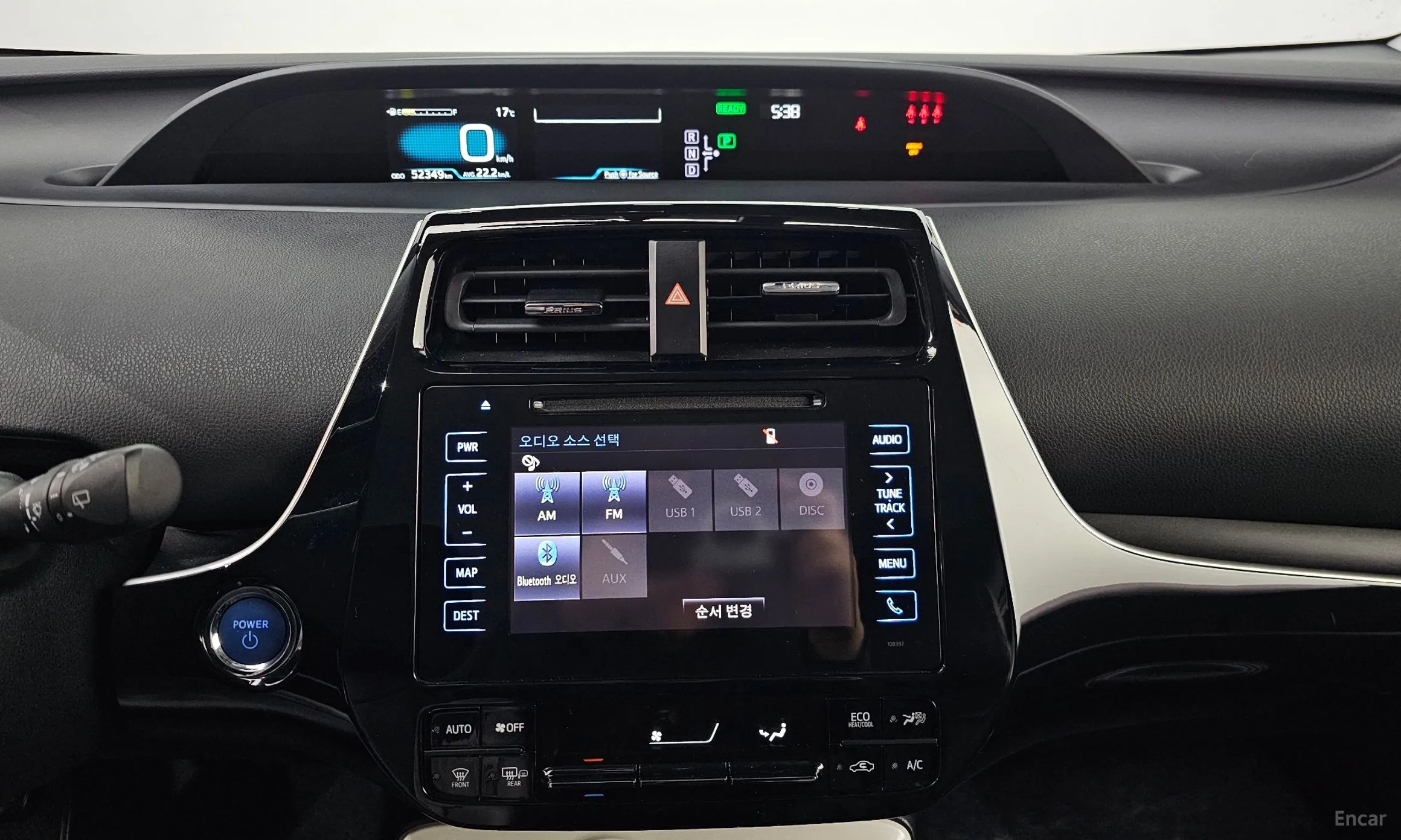 Toyota Prius 4th Generation превью 13