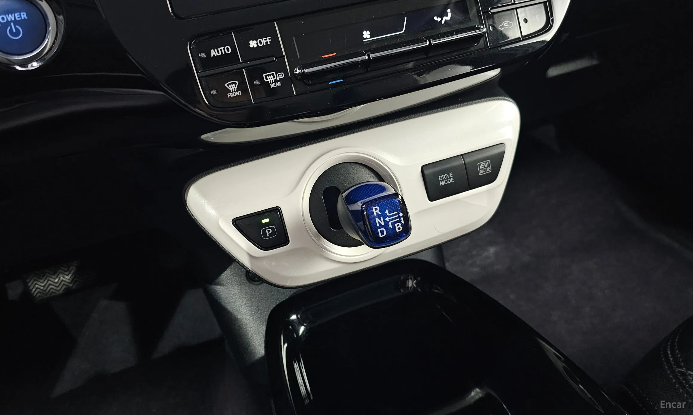 Toyota Prius 4th Generation превью 9