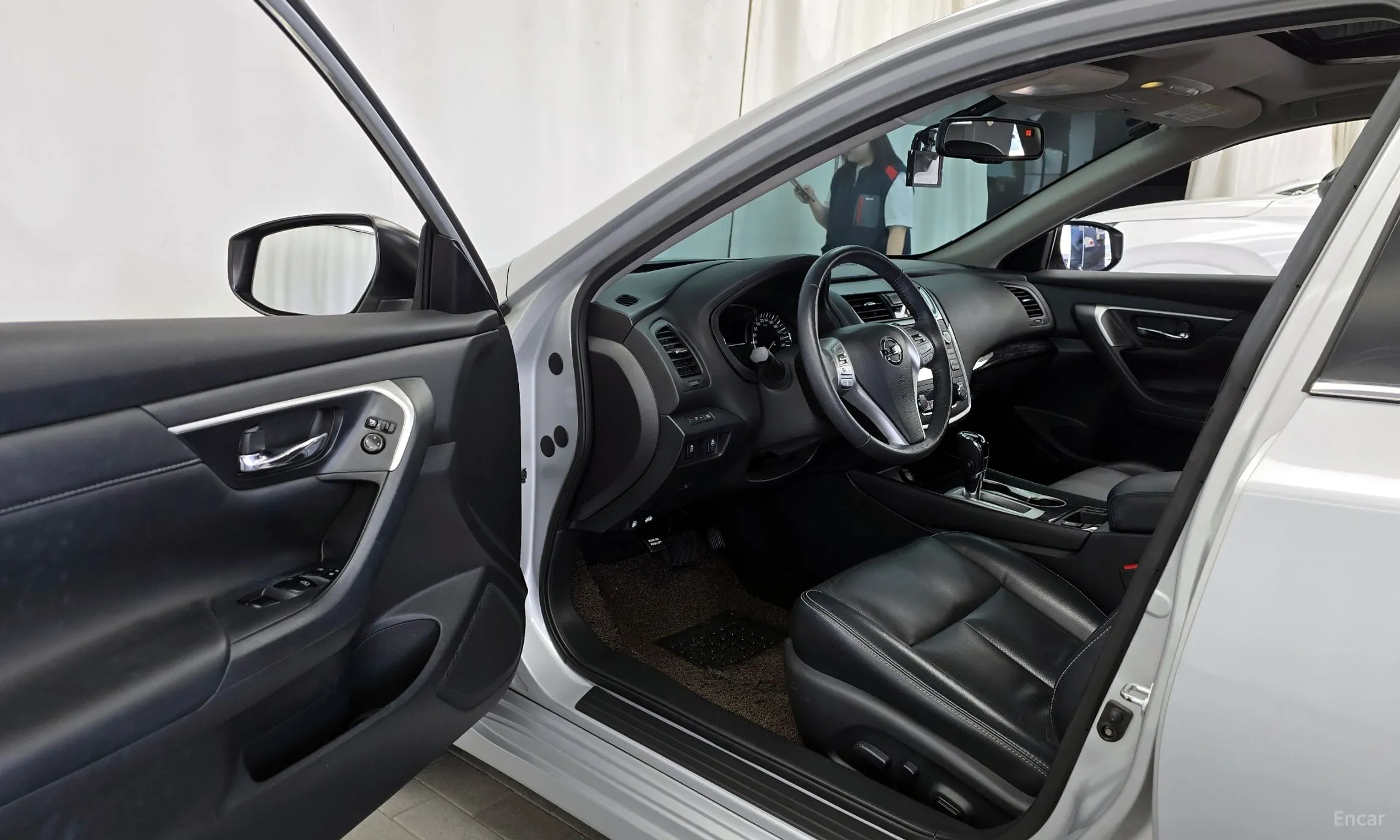 Nissan Altima превью 10