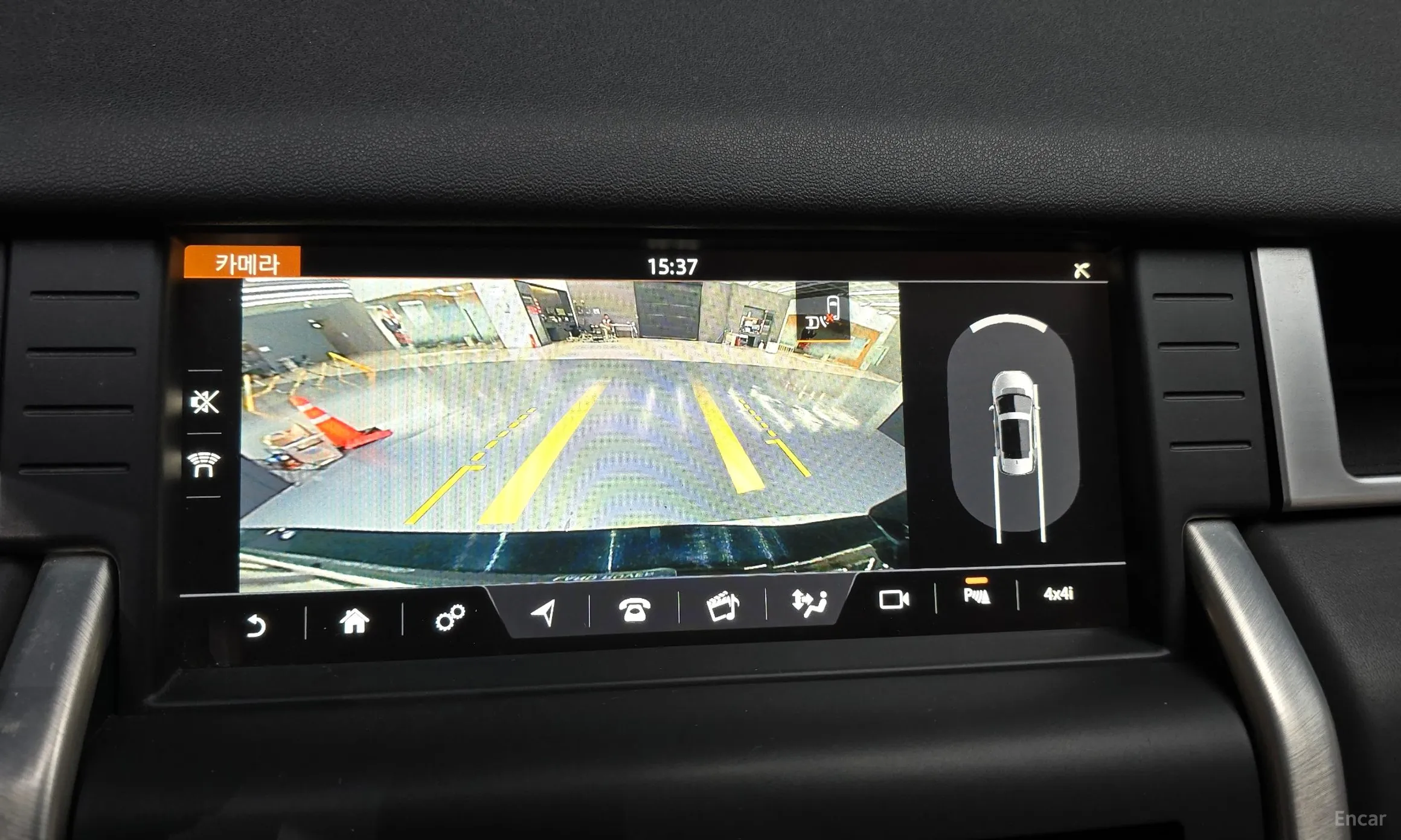 Land Rover Discovery Sports превью 15