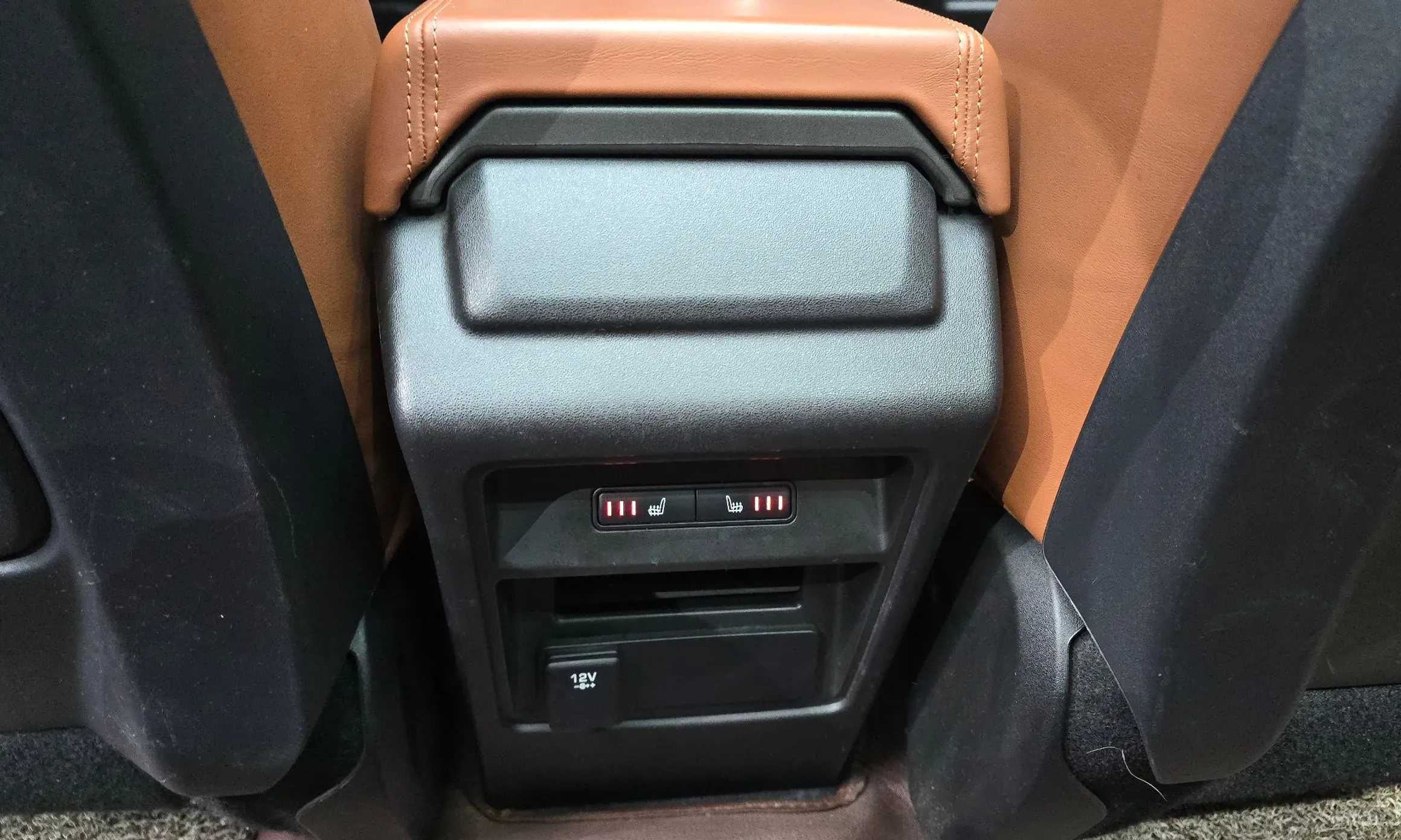 Land Rover Discovery Sports превью 19