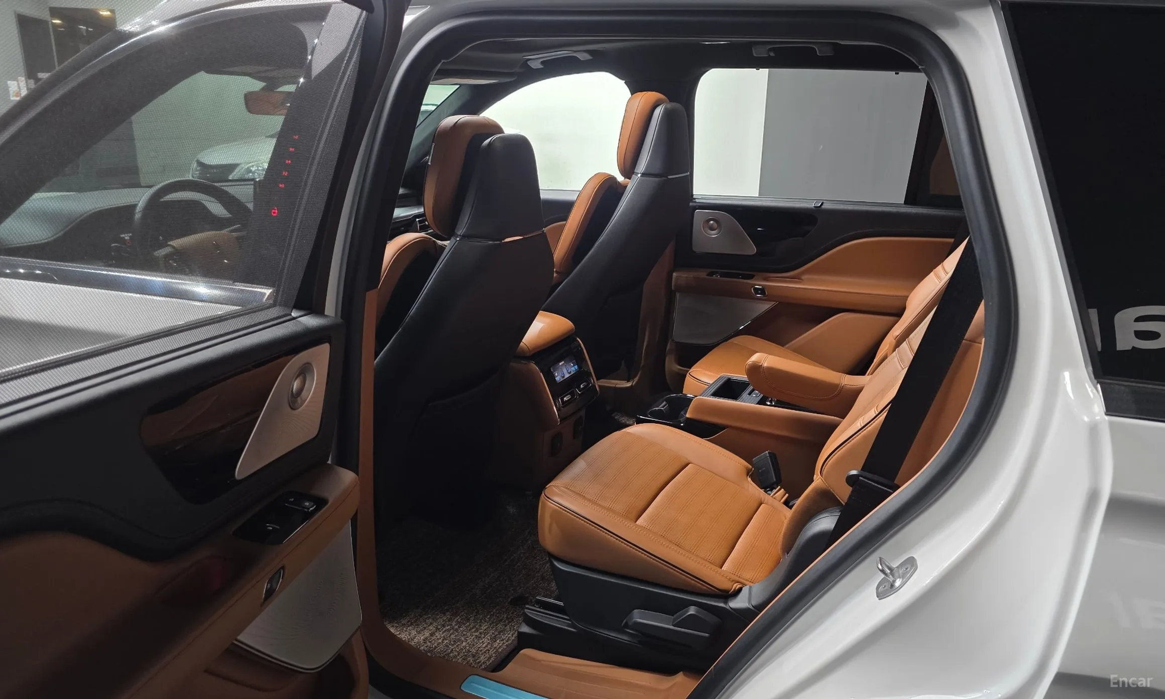 Lincoln Aviator 2nd Generation превью 11
