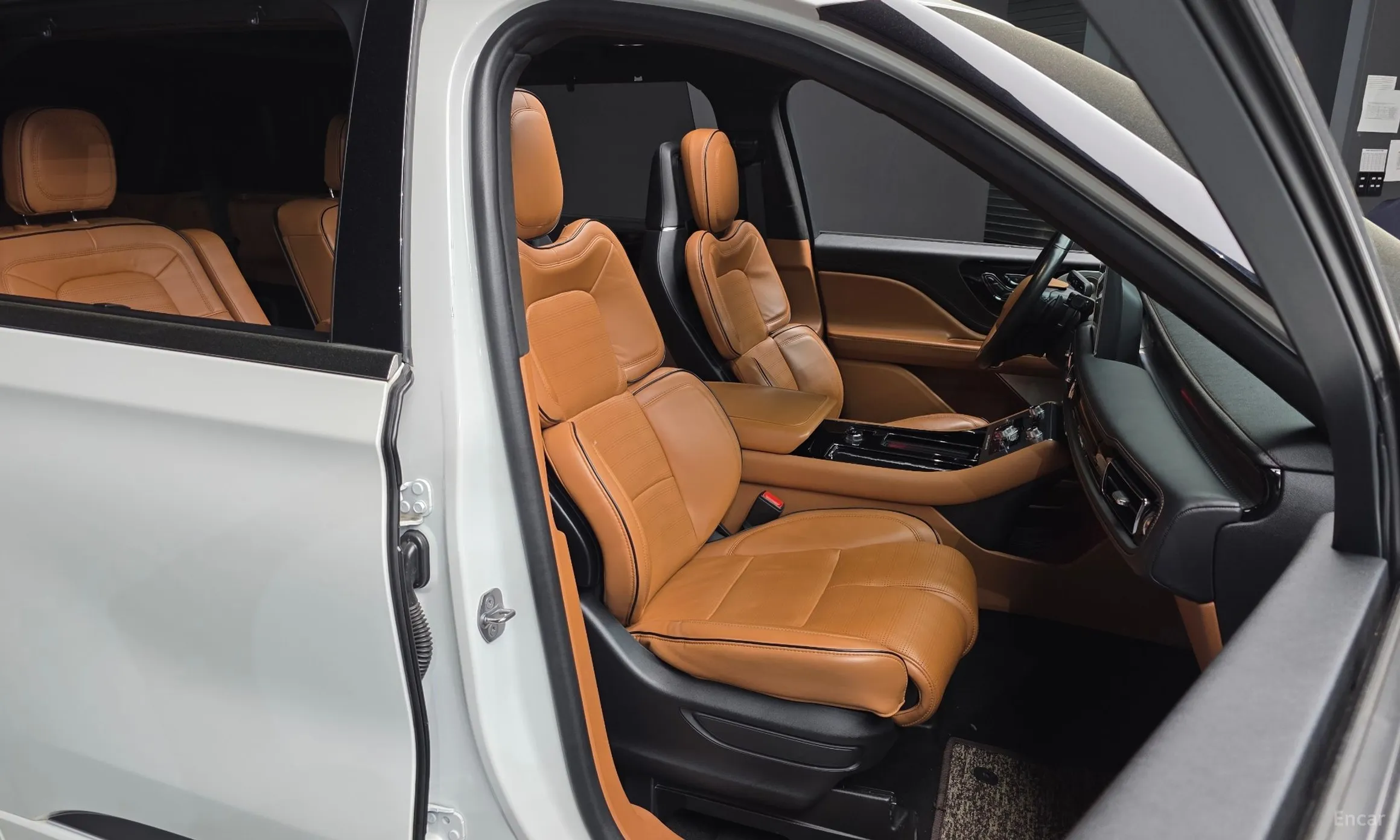 Lincoln Aviator 2nd Generation превью 12
