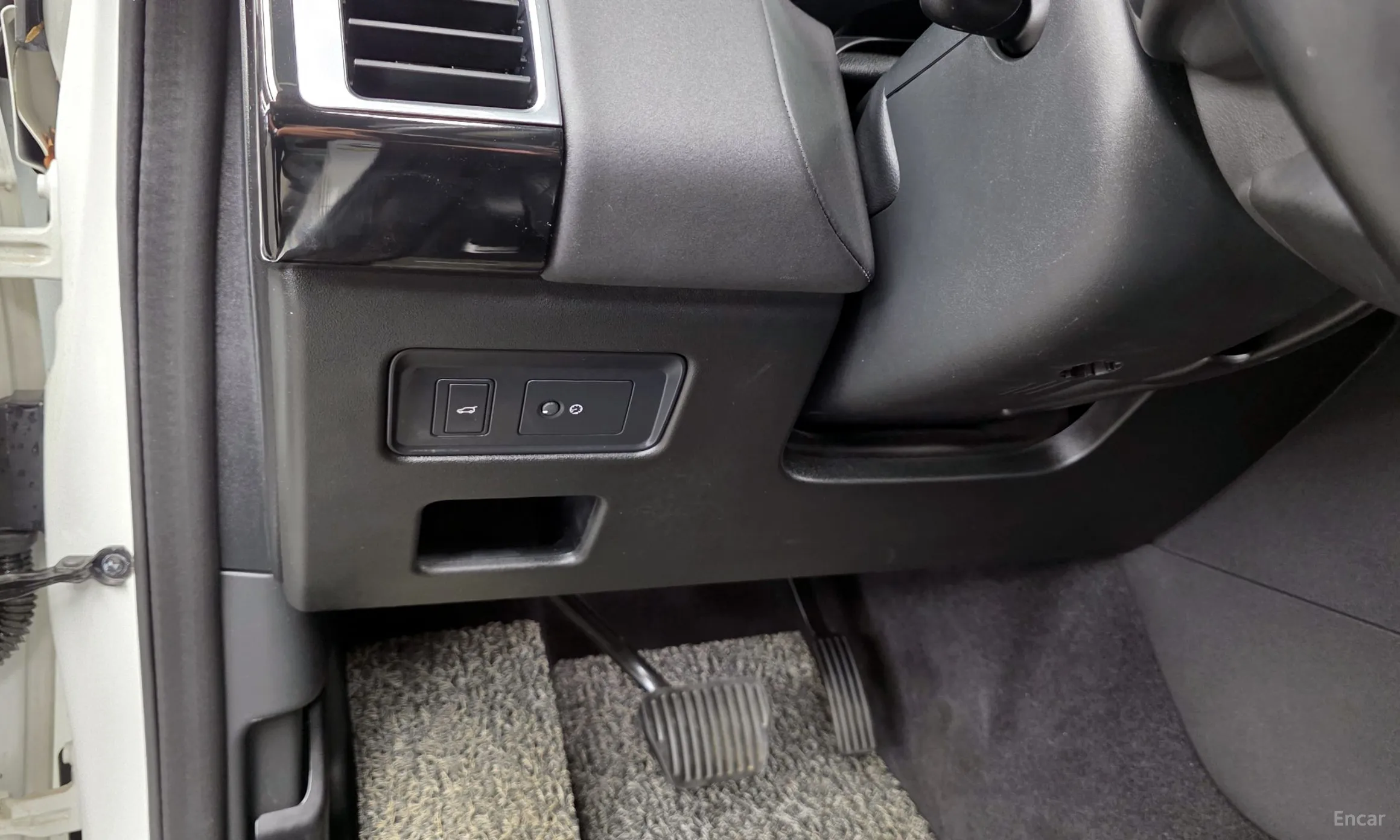 Land Rover Discovery 5 превью 16