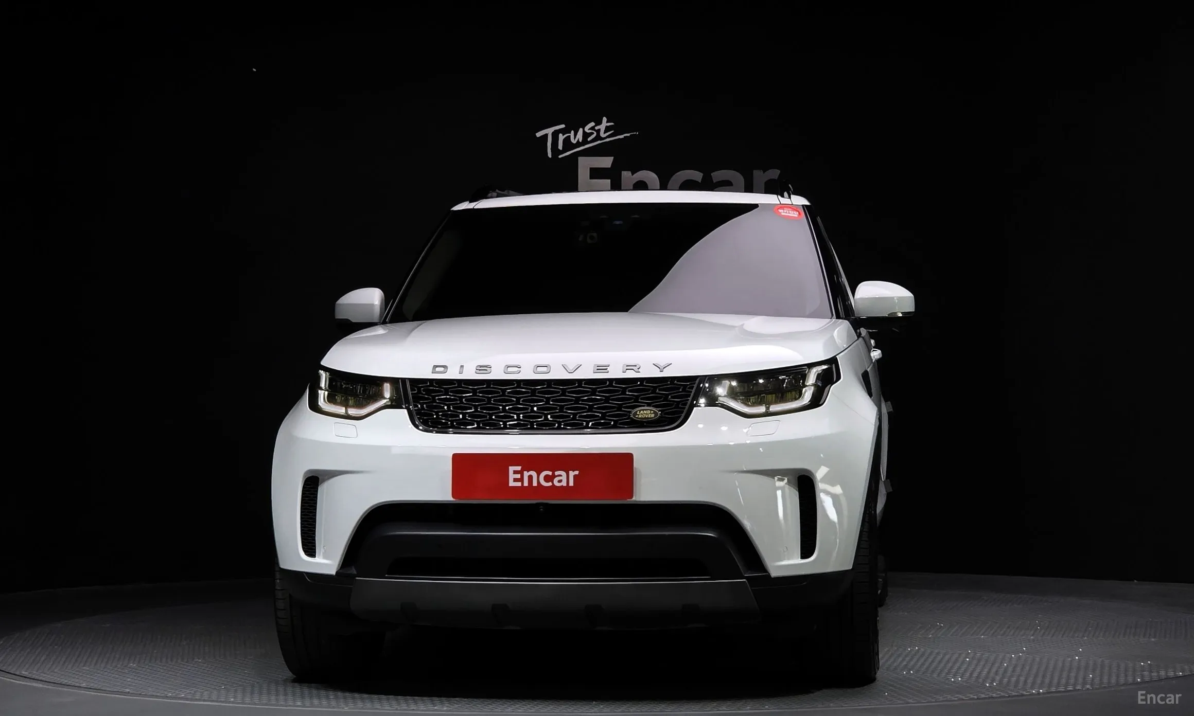 Land Rover Discovery 5 превью 3