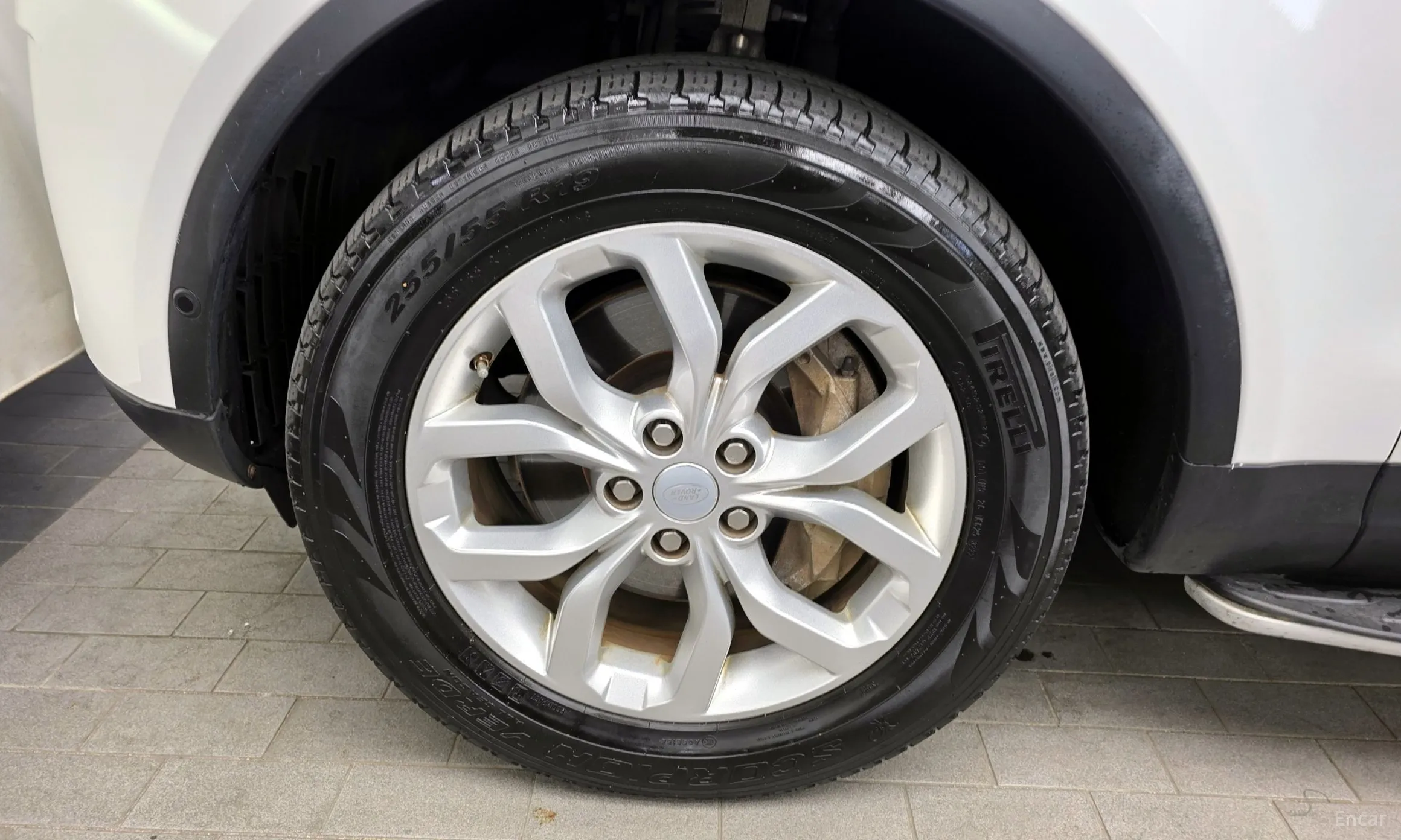 Land Rover Discovery 5 превью 5