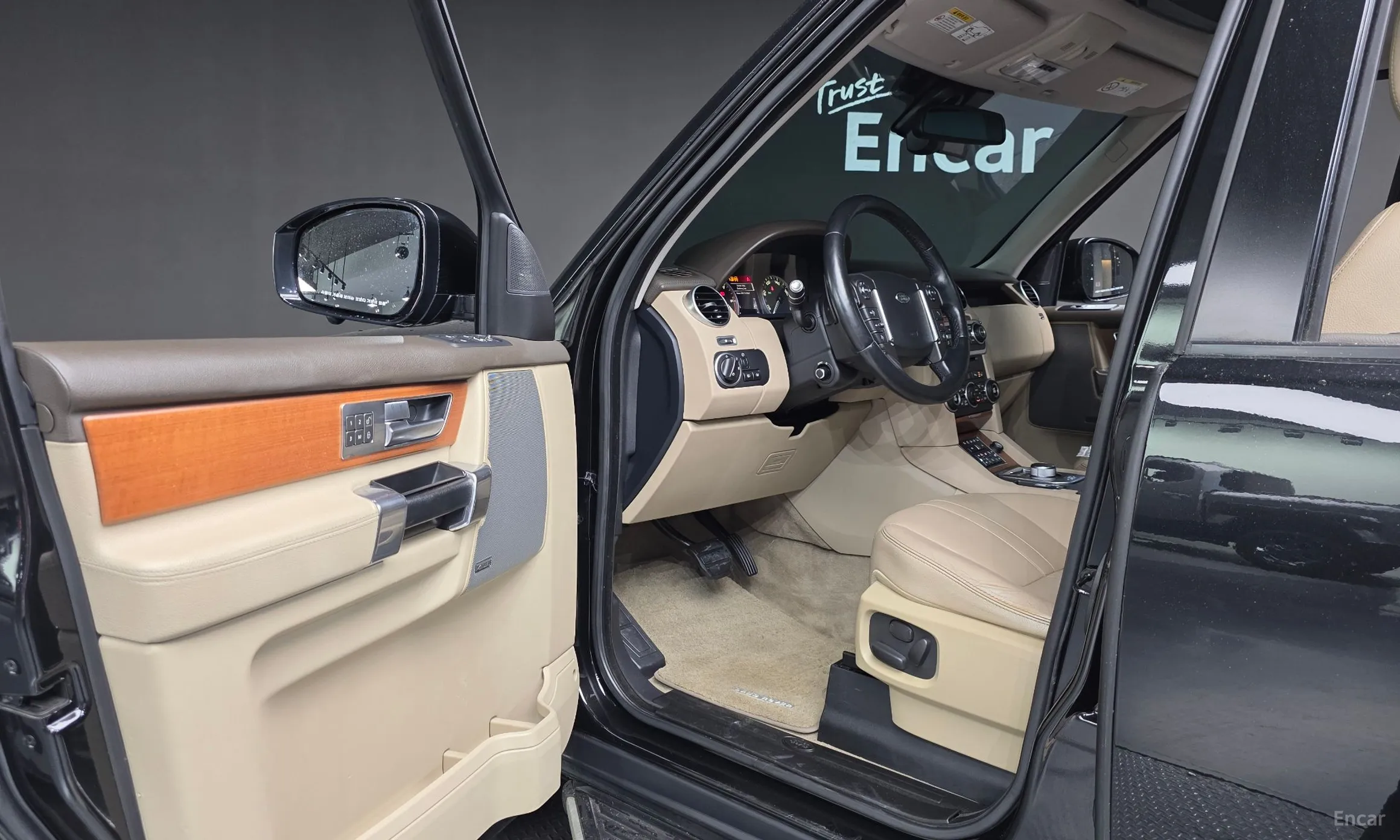 Land Rover Discovery 4 превью 10