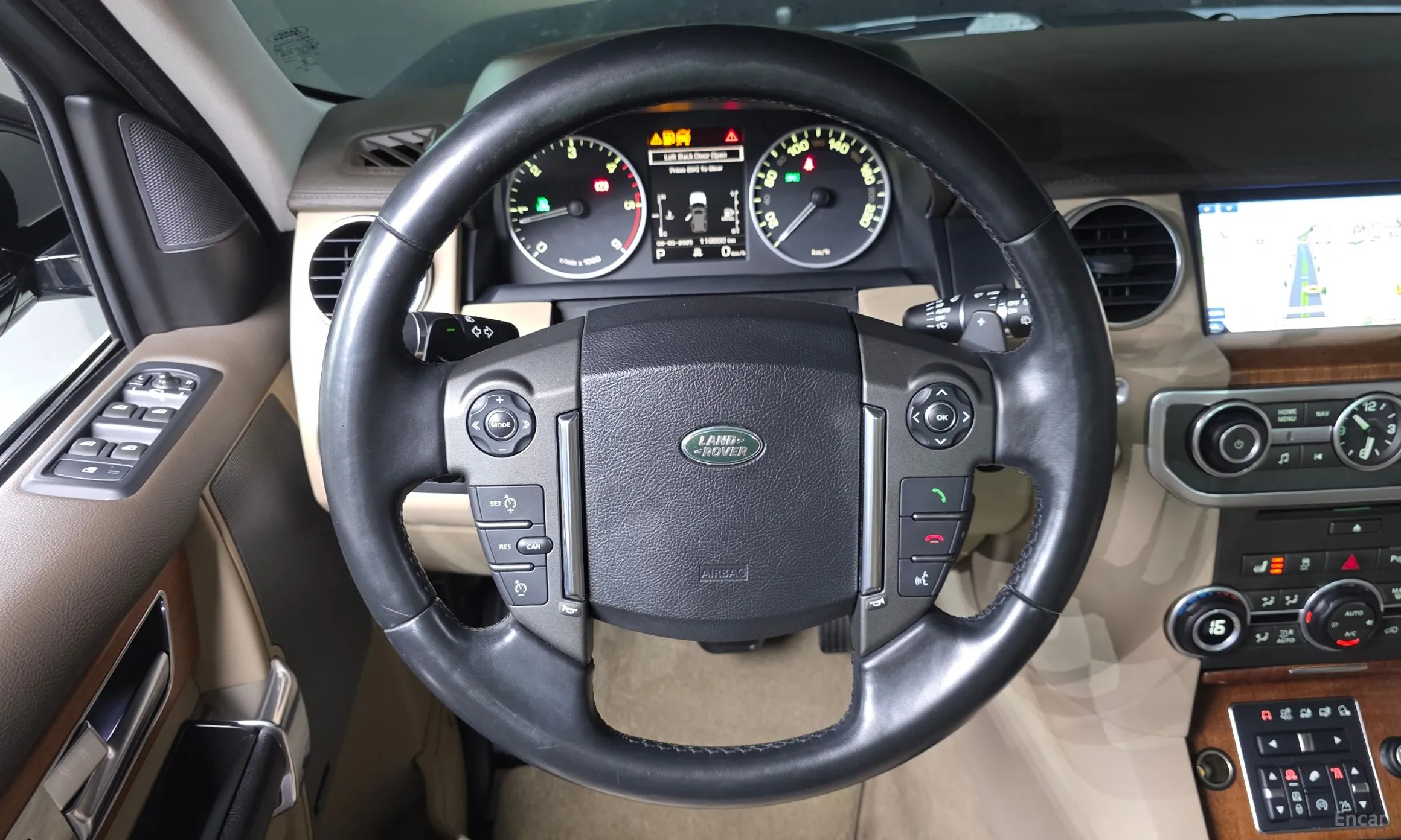Land Rover Discovery 4 превью 12