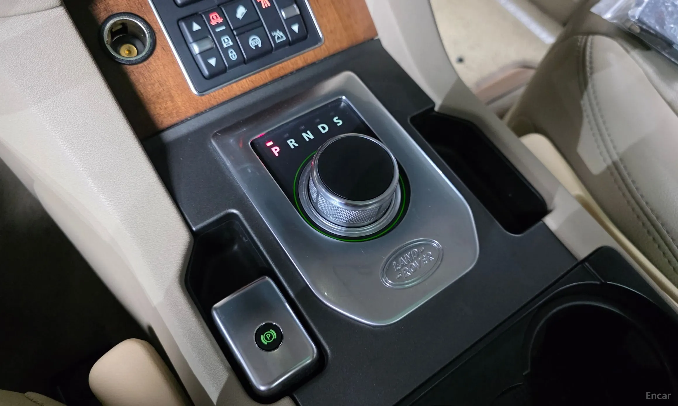 Land Rover Discovery 4 превью 9