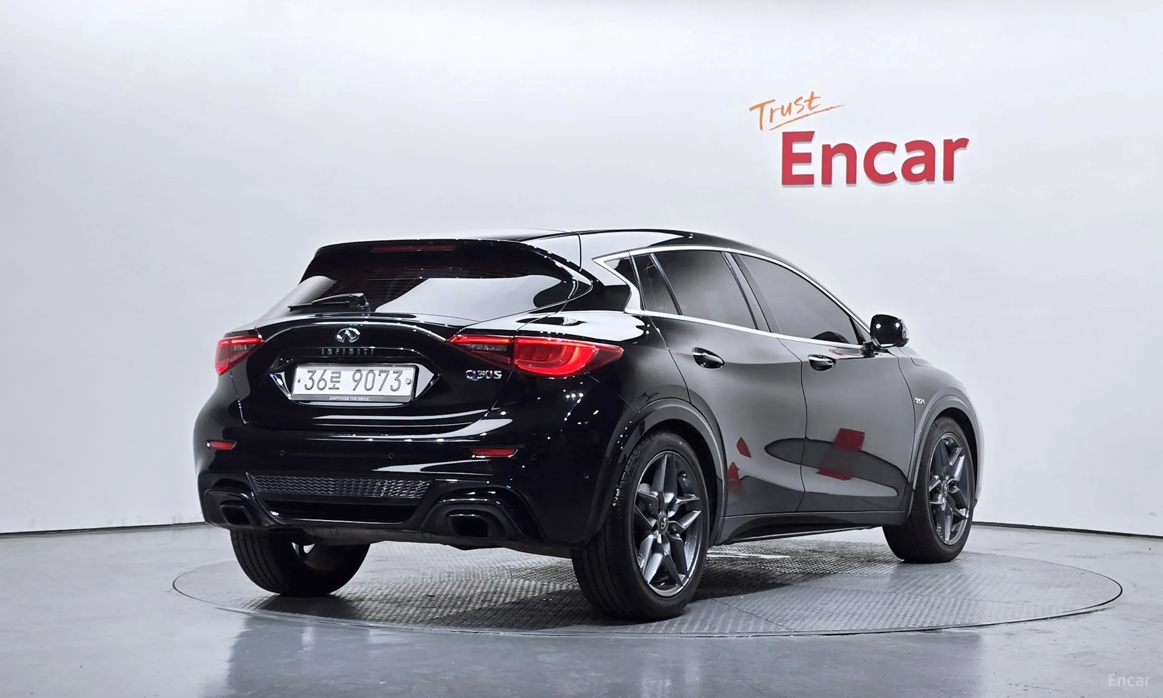 Infiniti Q30