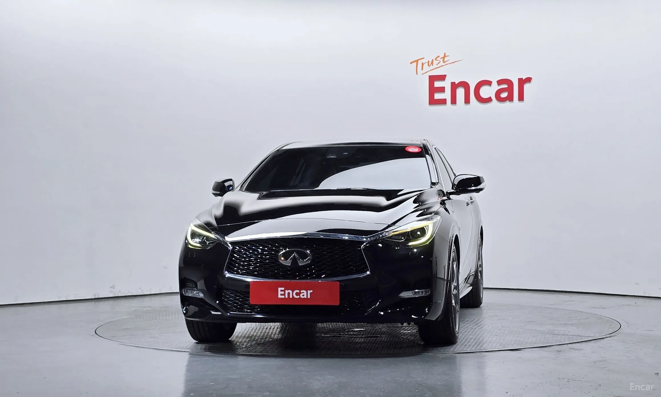 Infiniti Q30 превью 3
