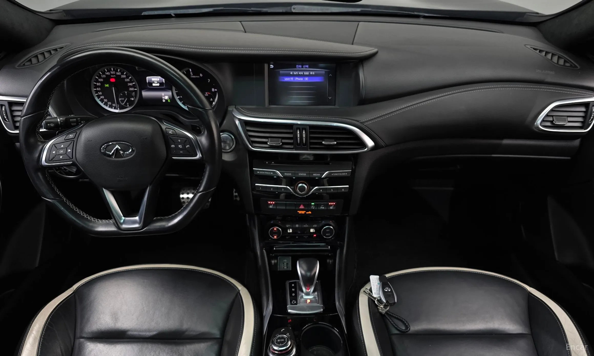 Infiniti Q30 превью 7
