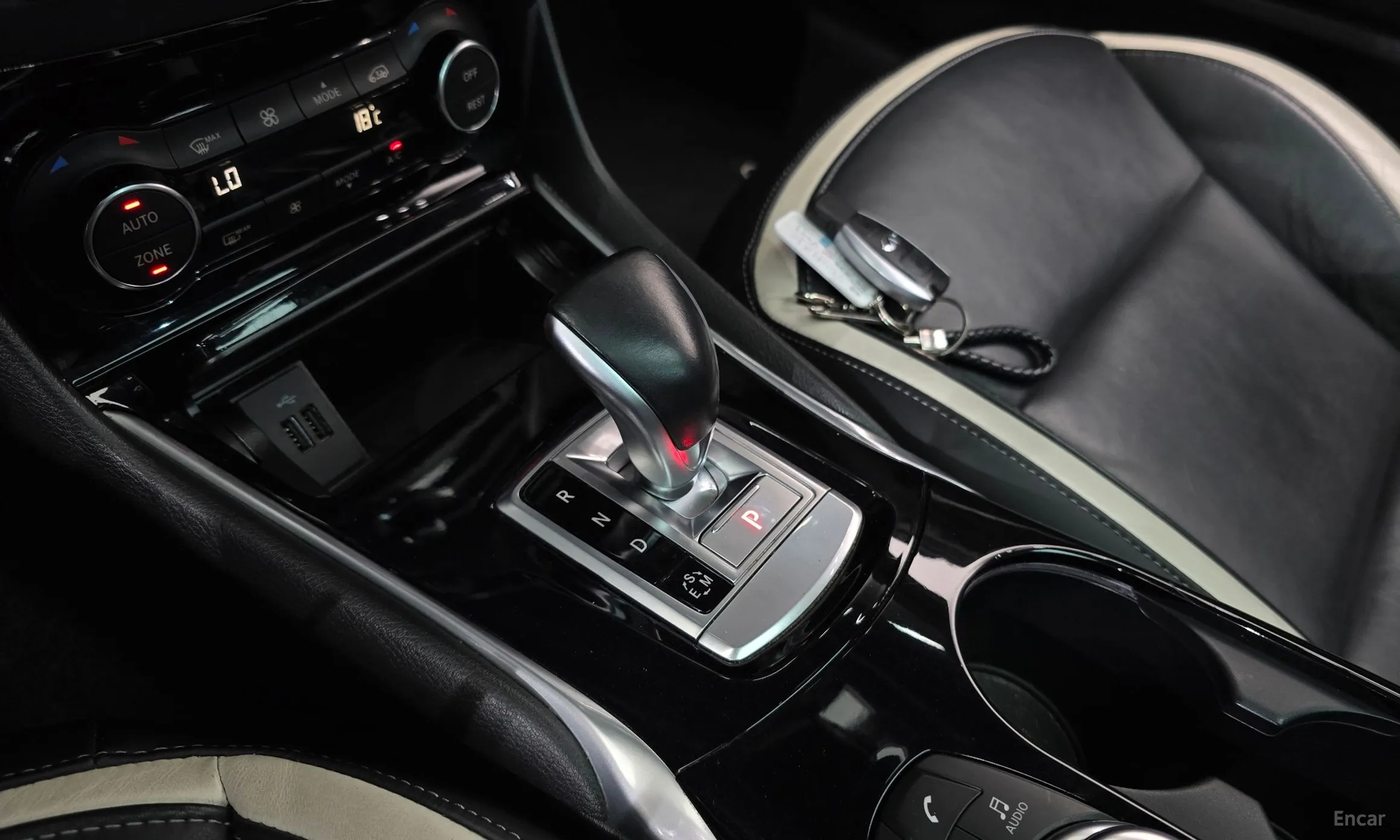 Infiniti Q30 превью 9