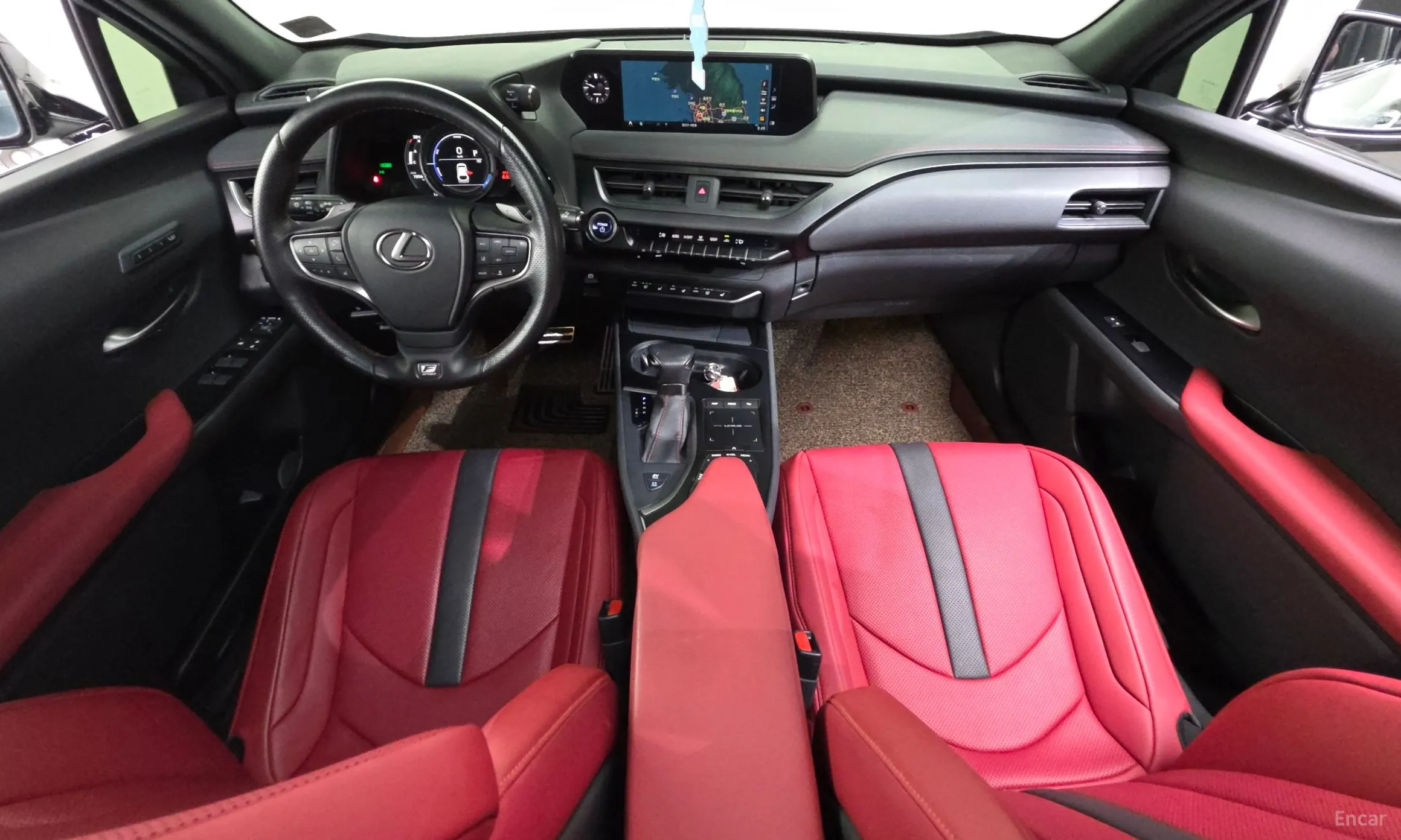 Lexus UX250h превью 7