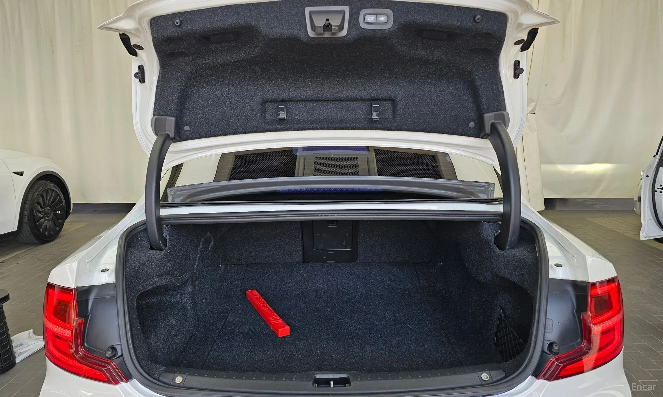 Volvo S90 превью 20