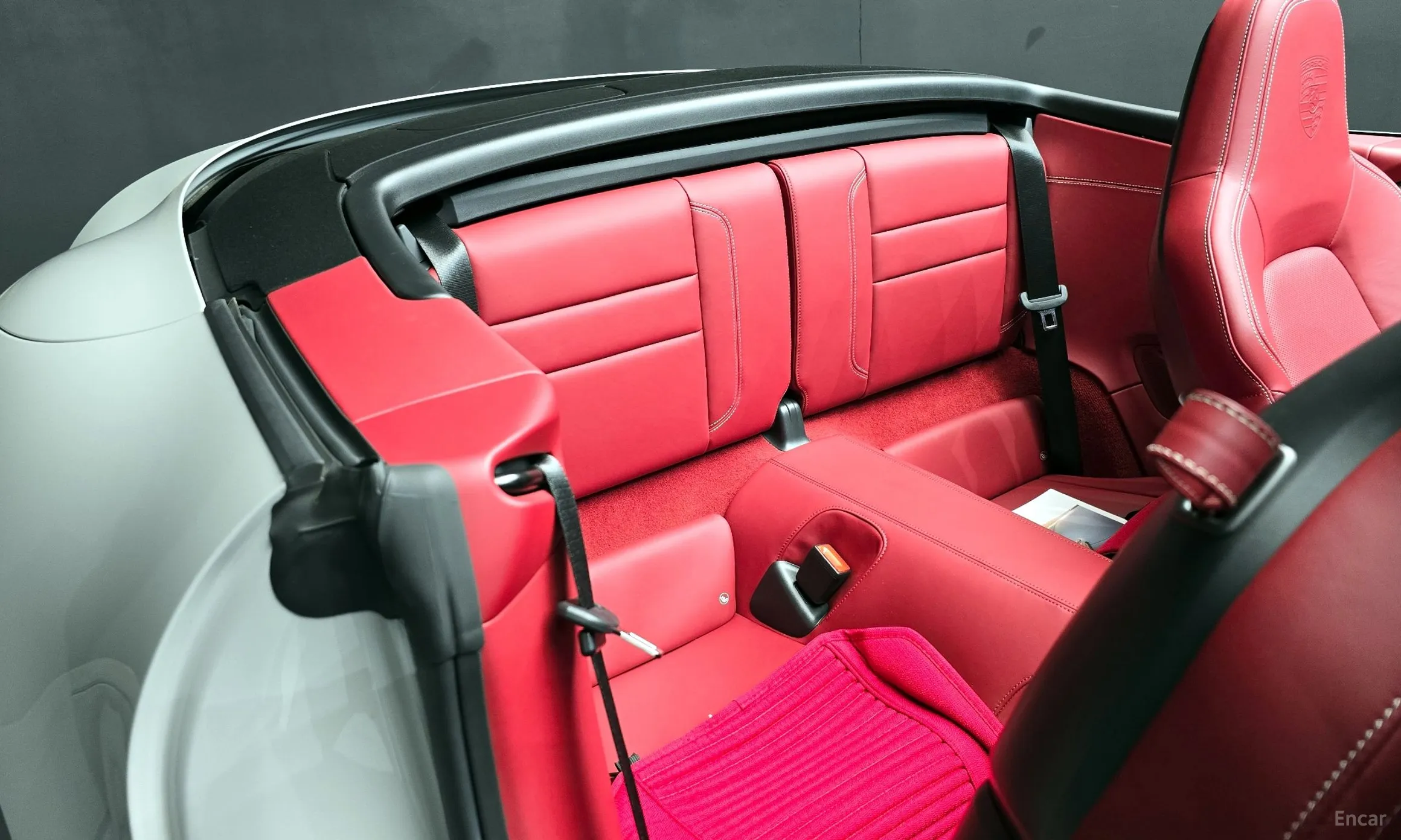Porsche 911 (992) превью 11