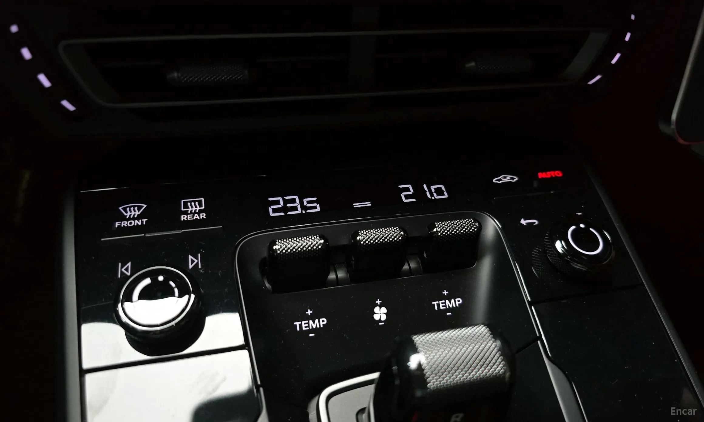 Porsche 911 (992) превью 16