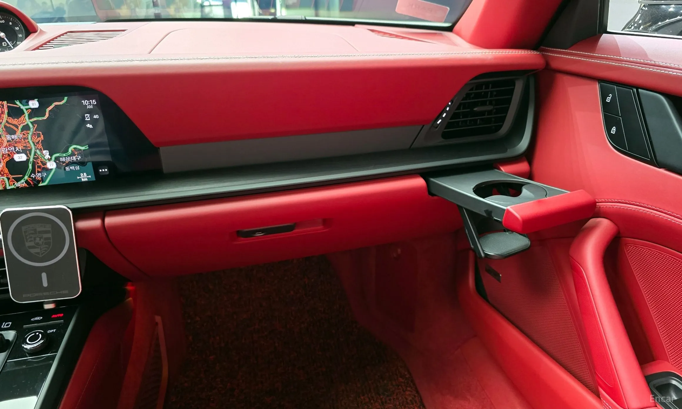 Porsche 911 (992) превью 20