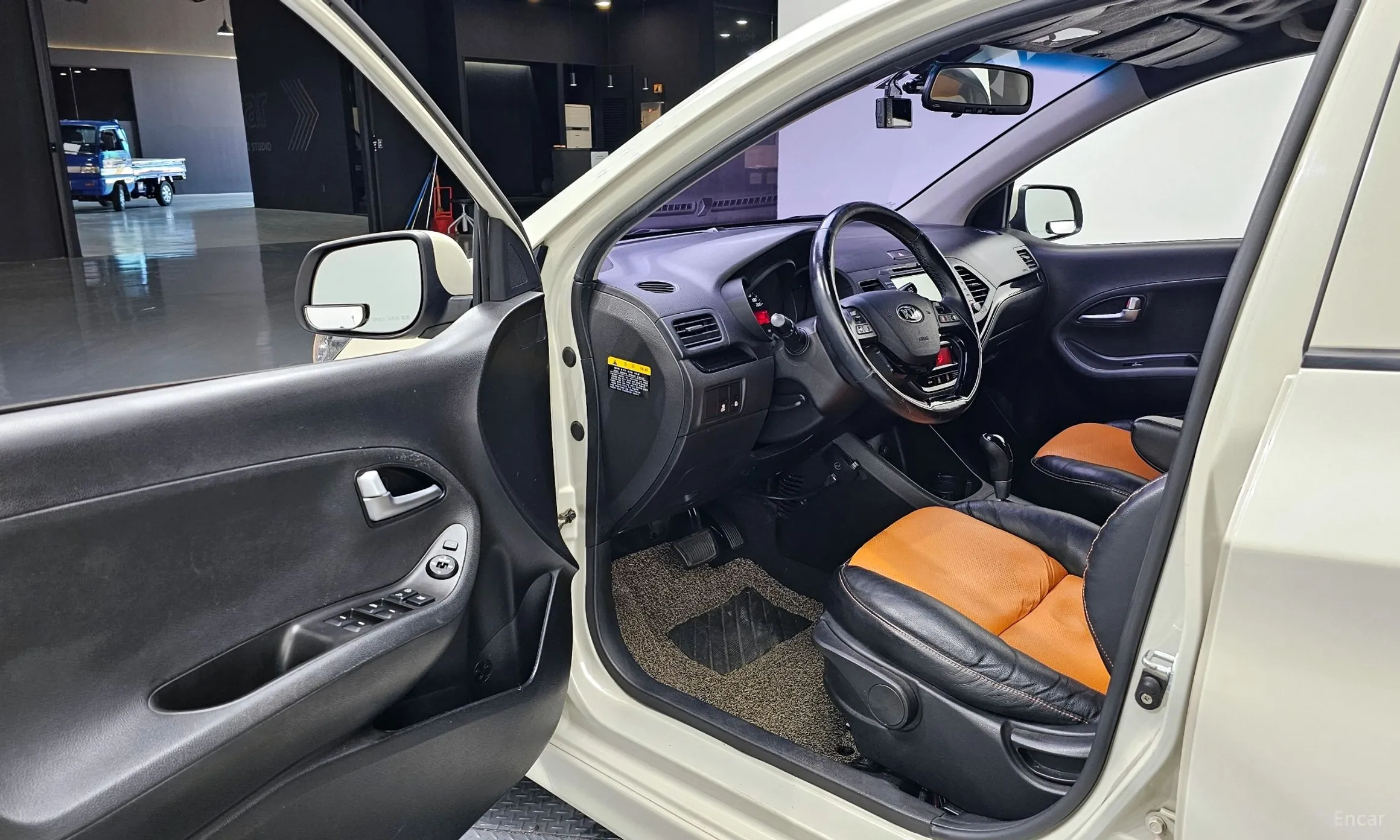 Kia morning превью 10