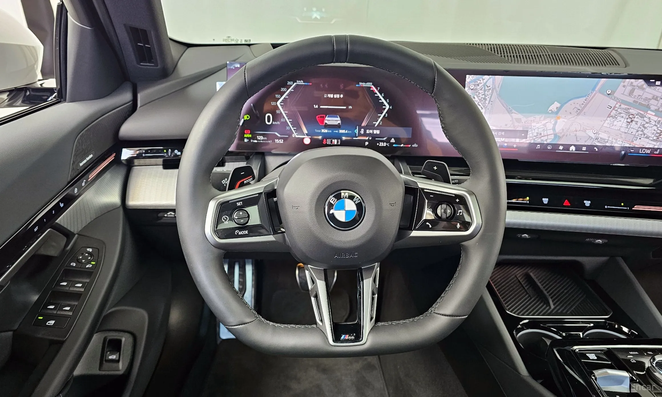 BMW 5 Series (G60) превью 13