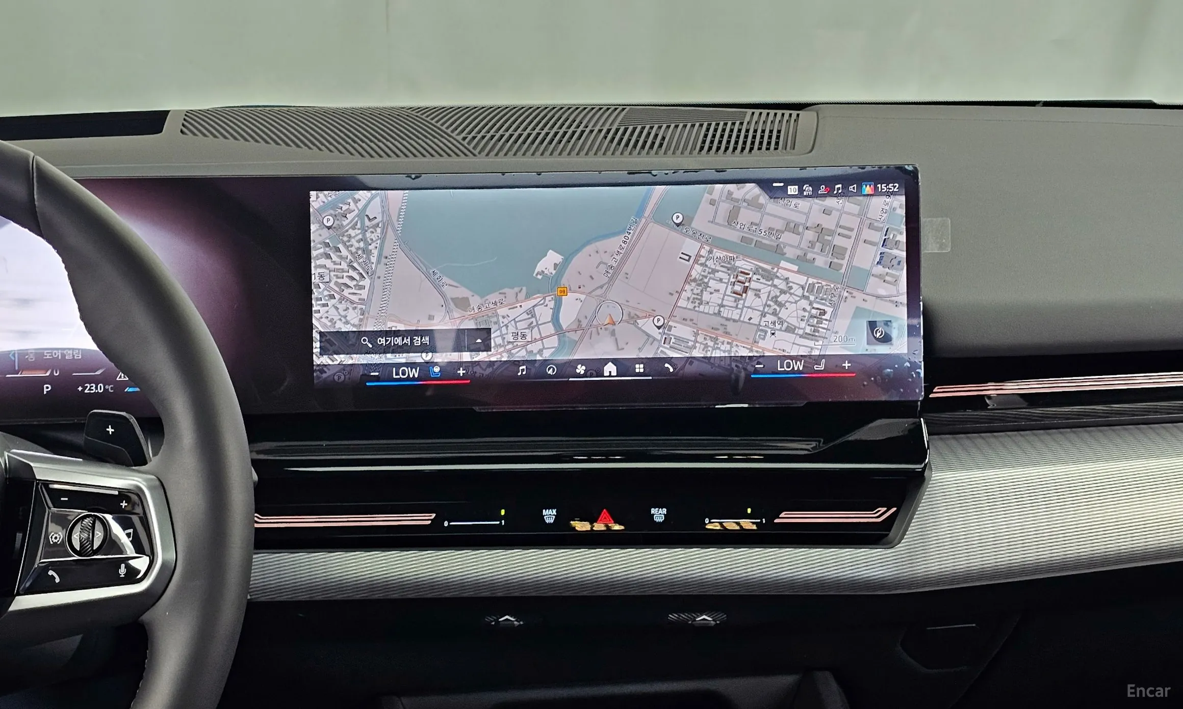 BMW 5 Series (G60) превью 14