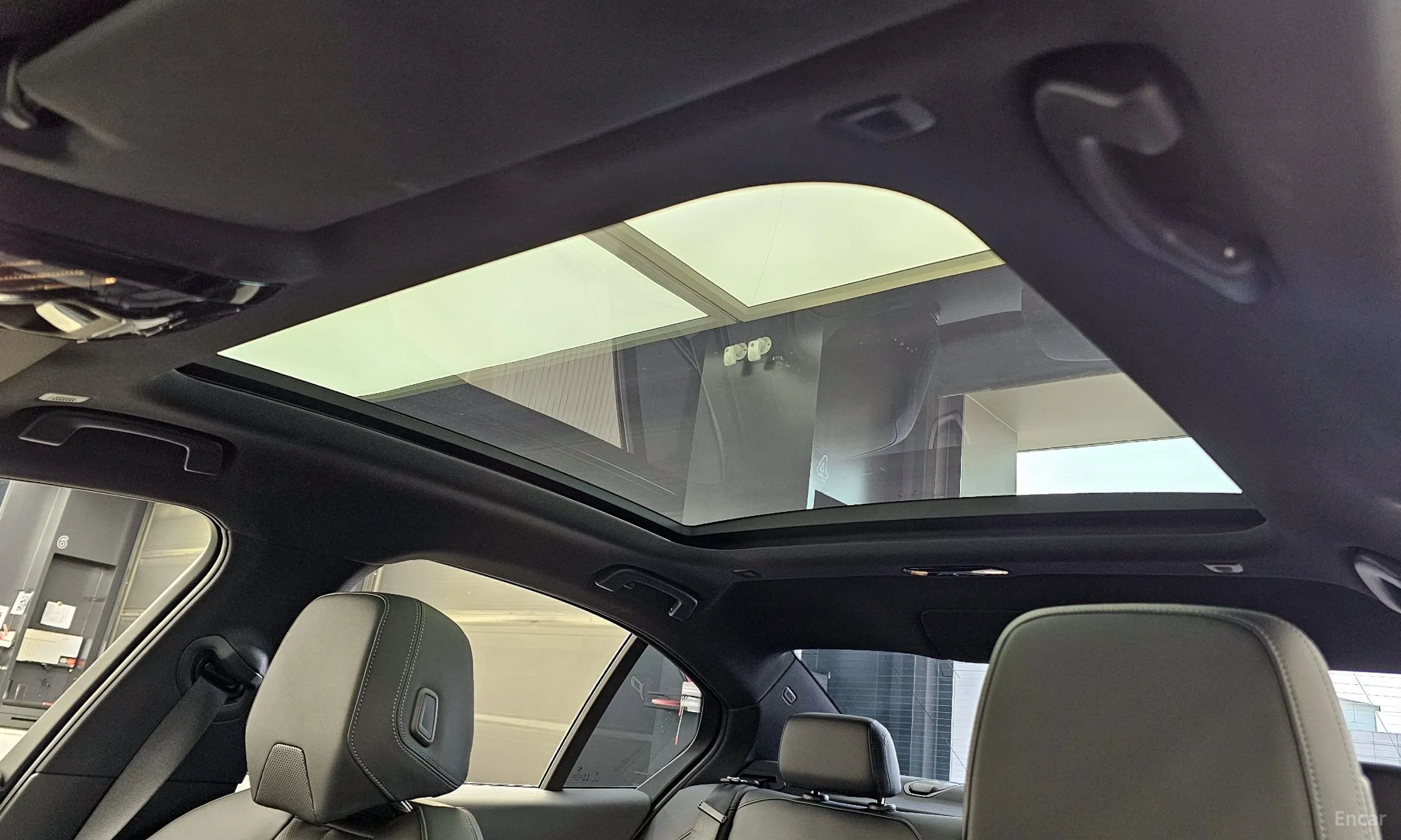 BMW 5 Series (G60) превью 18