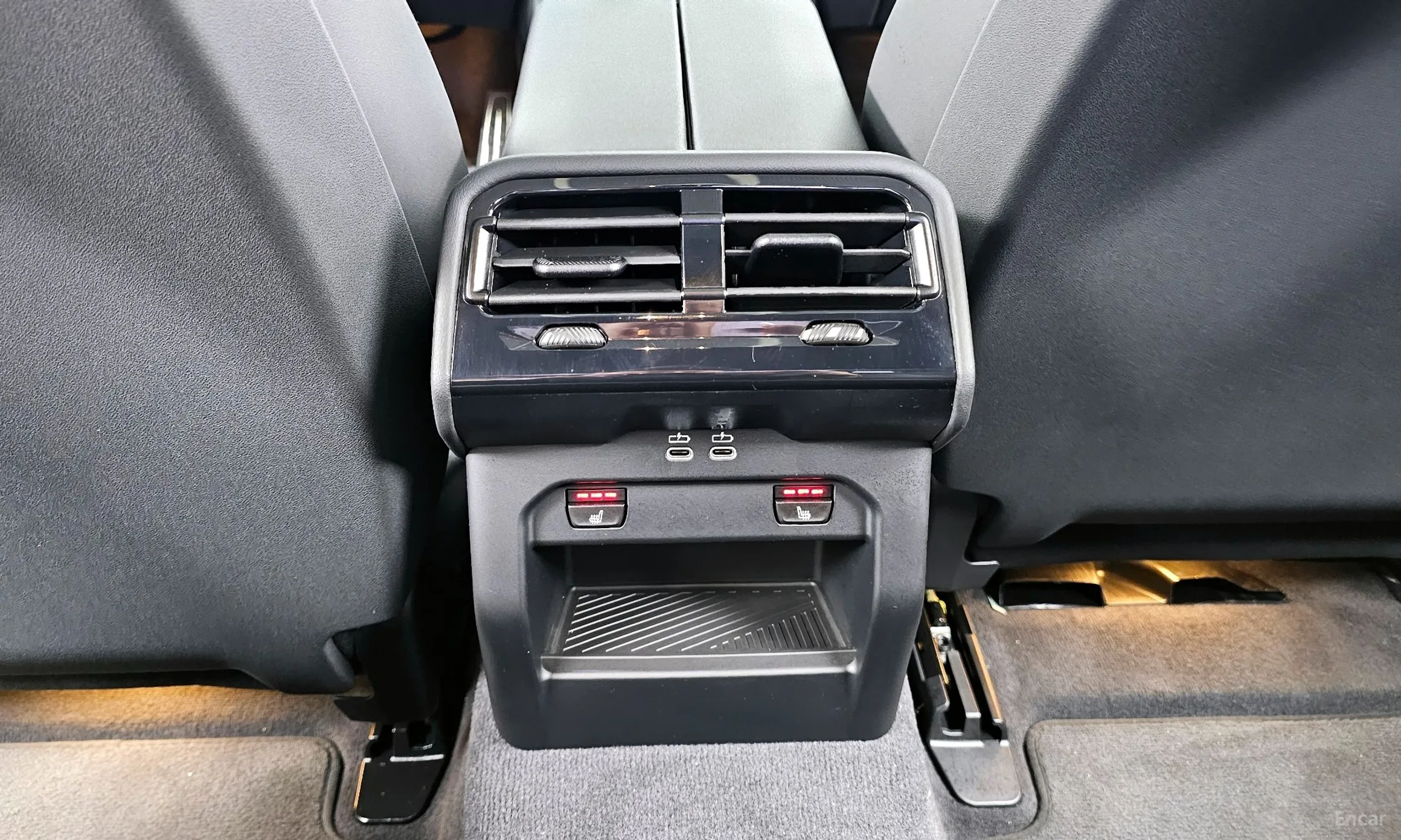 BMW 5 Series (G60) превью 19