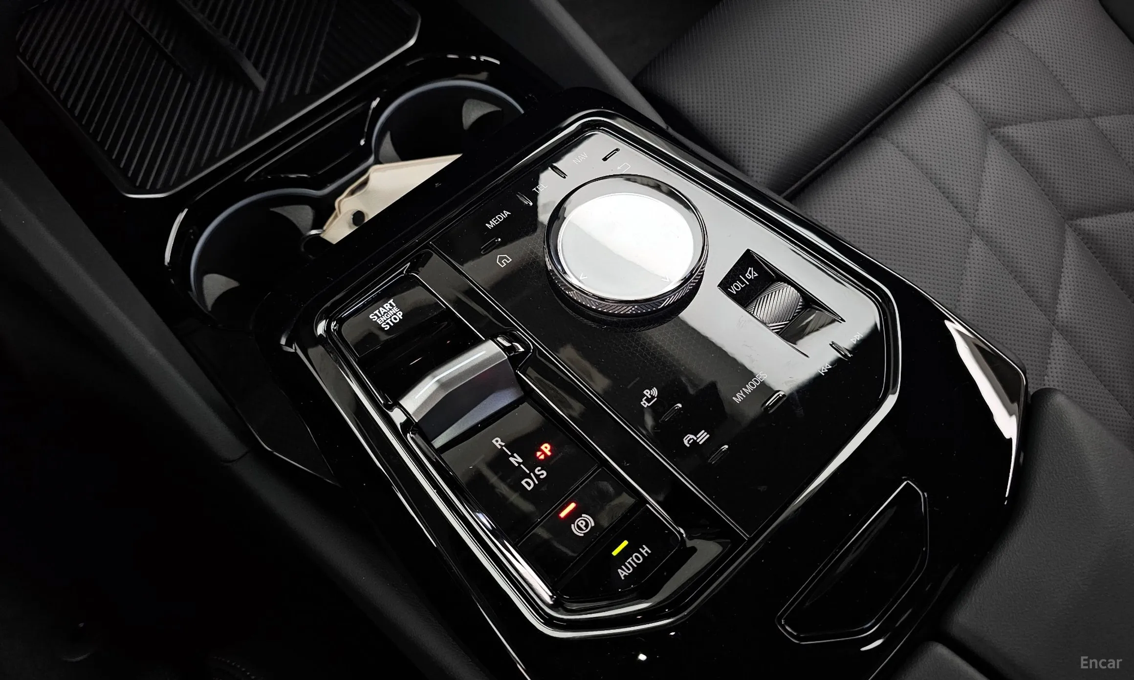 BMW 5 Series (G60) превью 9